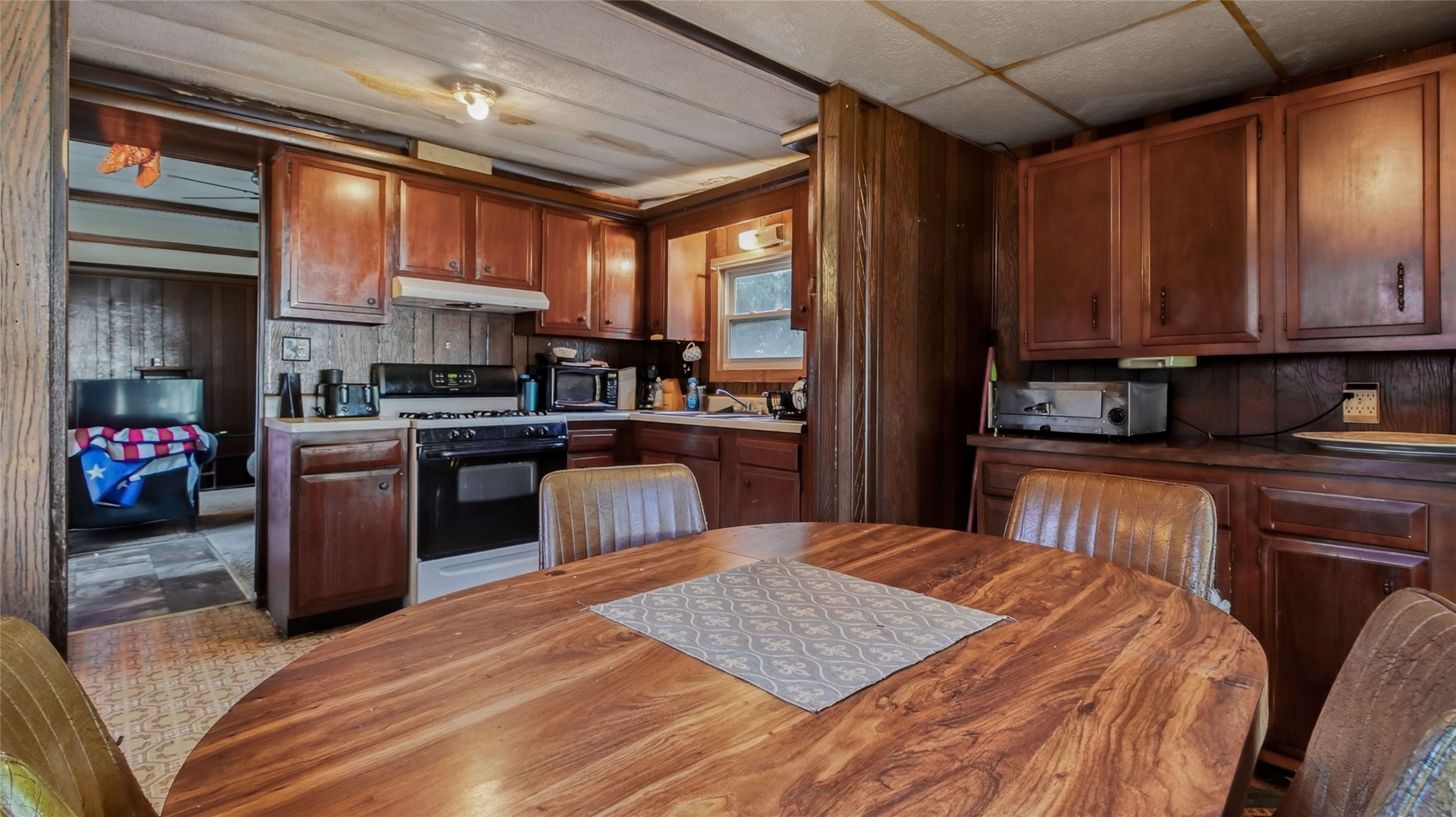 429 S Scott Street Property Photo 5