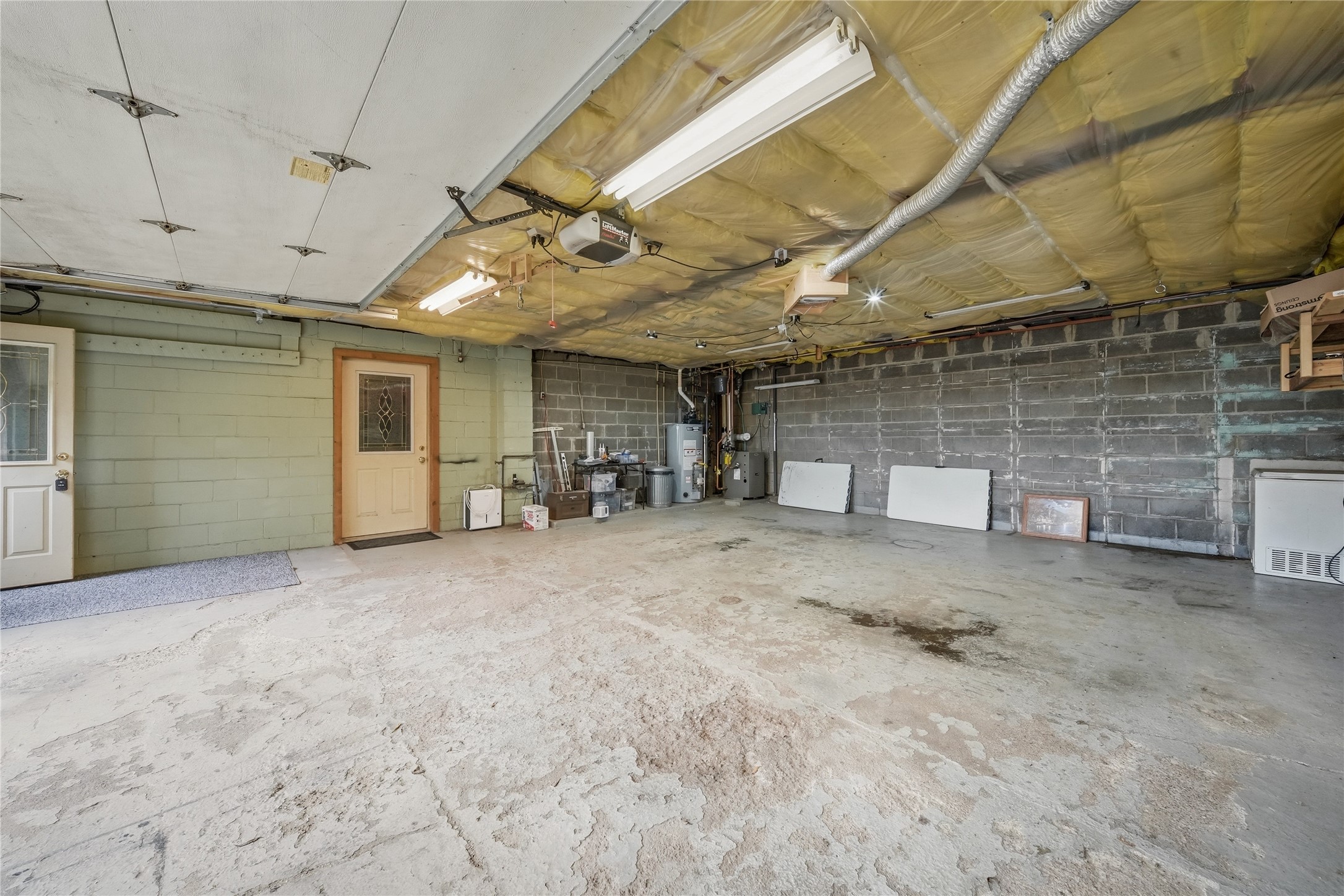 310 University Street Property Photo 39