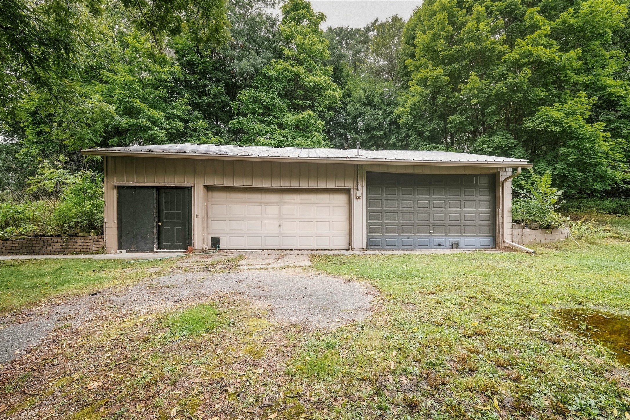 310 University Street Property Photo 41