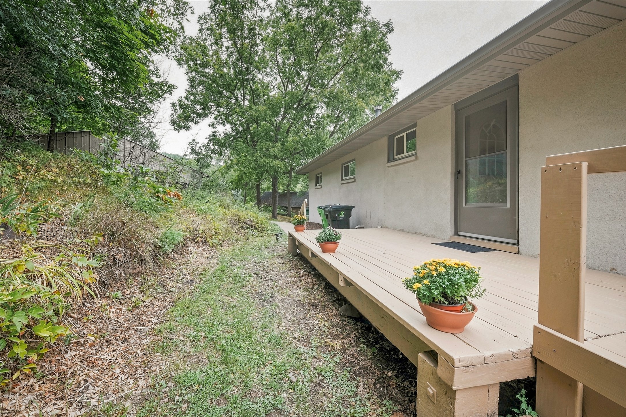 310 University Street Property Photo 44