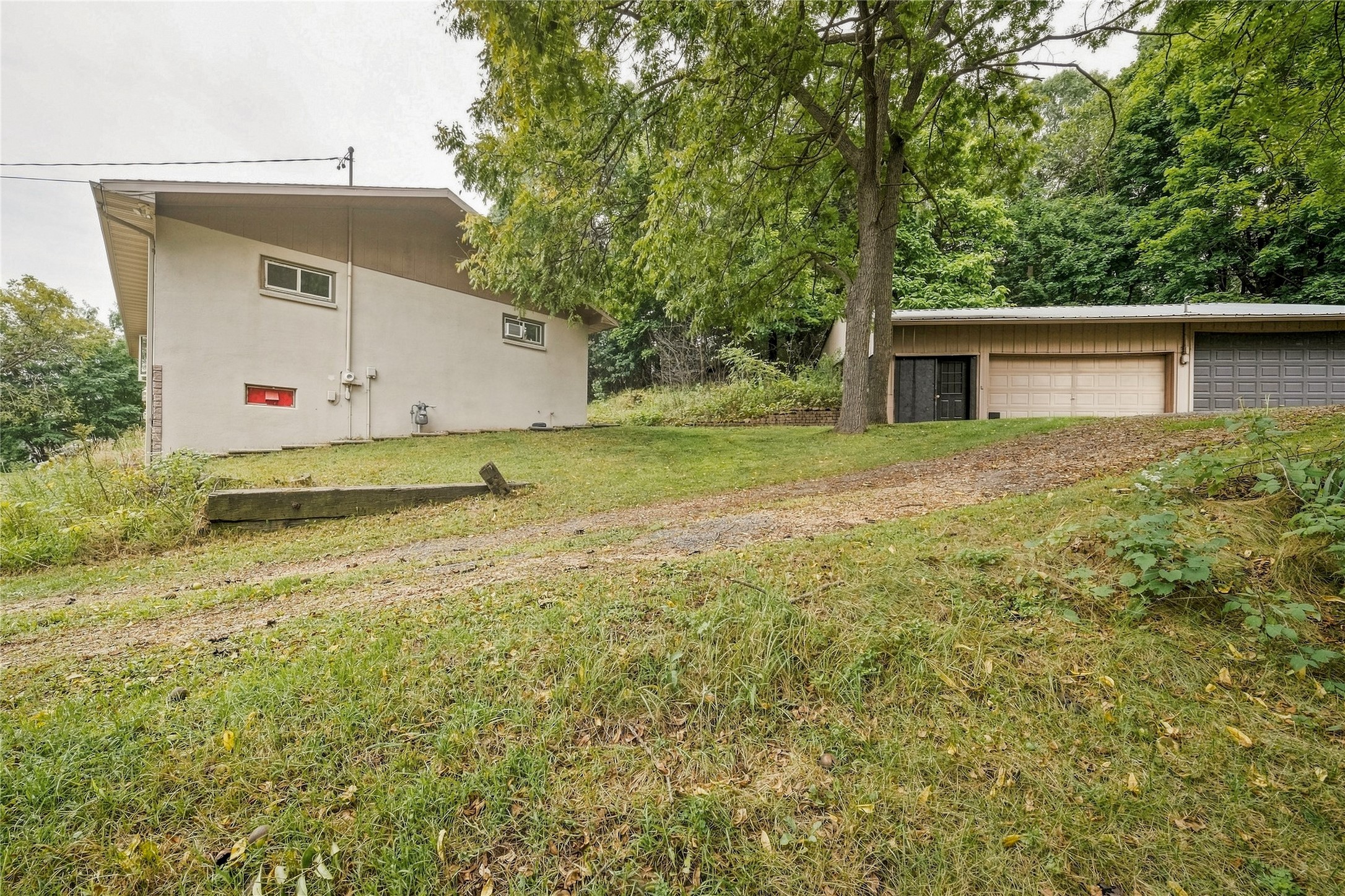 310 University Street Property Photo 47