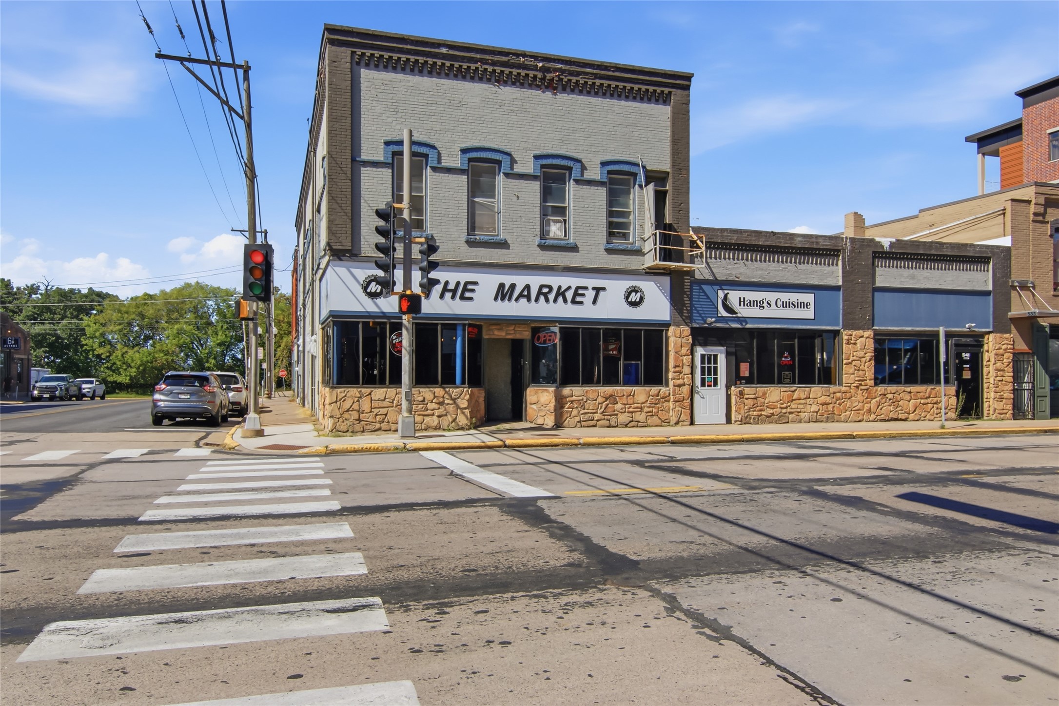 545 S Broadway Street Property Photo 23