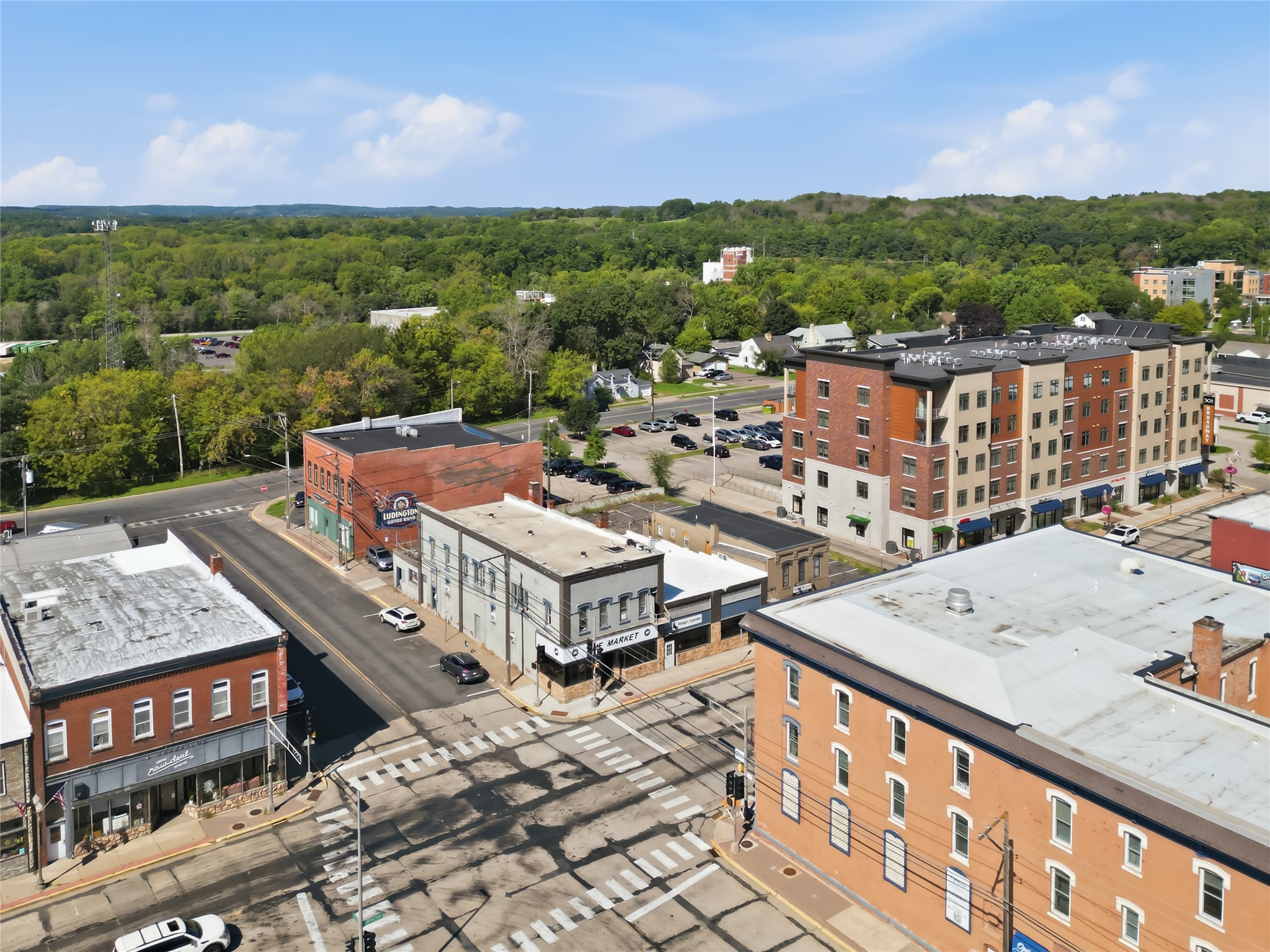 545 S Broadway Street Property Photo 29