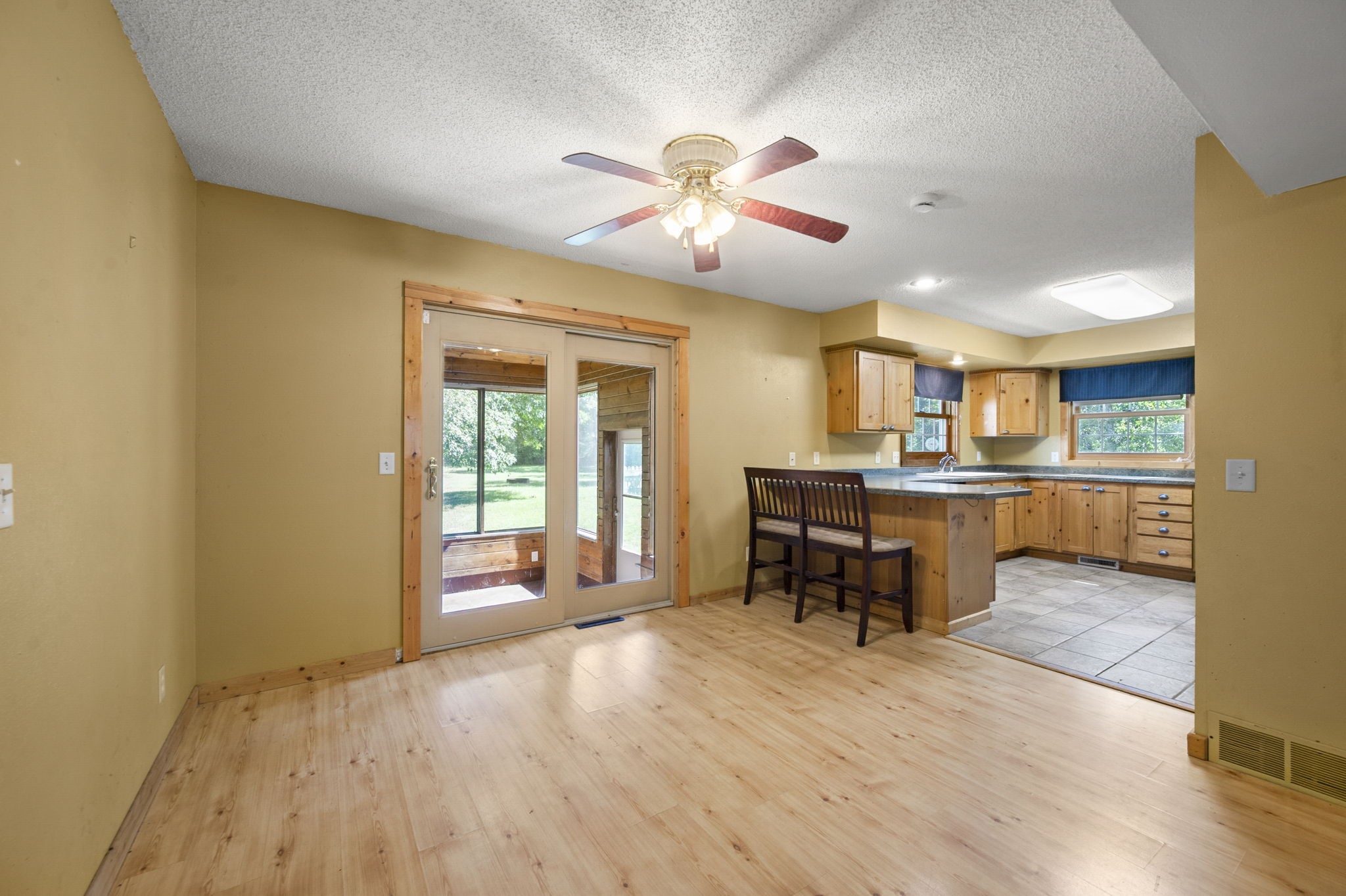 2488 Sunny Acres Lane Property Photo 6