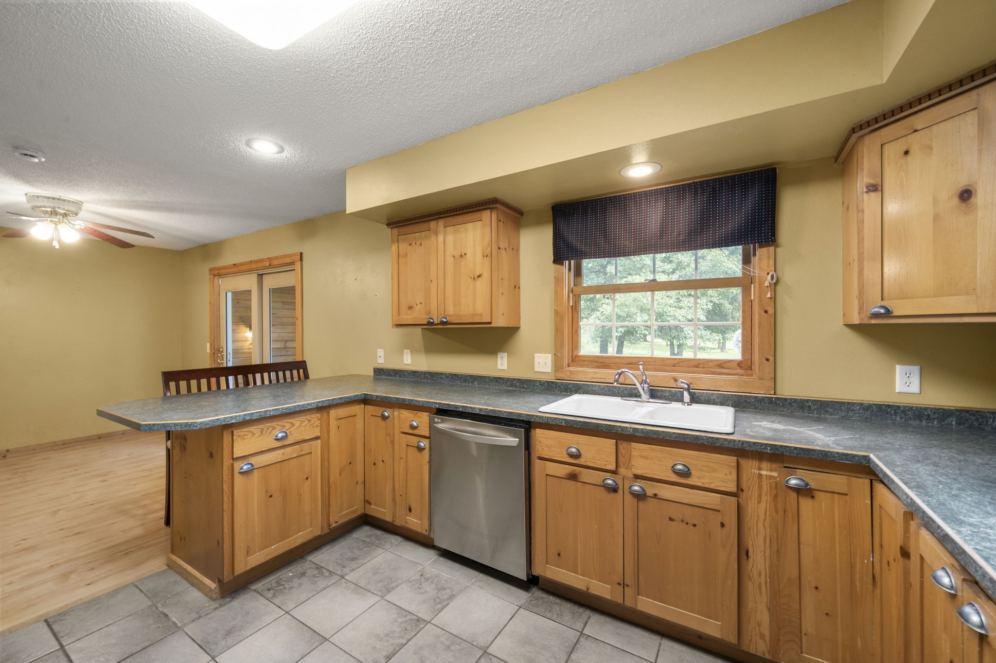 2488 Sunny Acres Lane Property Photo 15