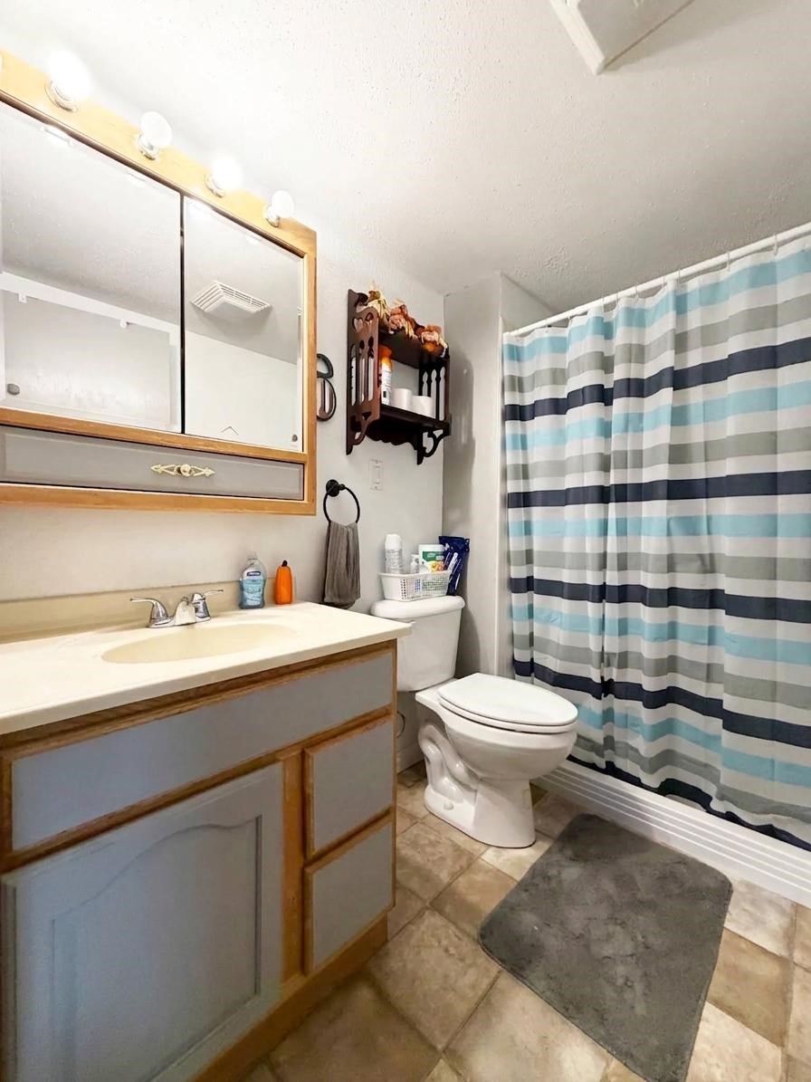 1549 24 1/2 Street Property Photo 17