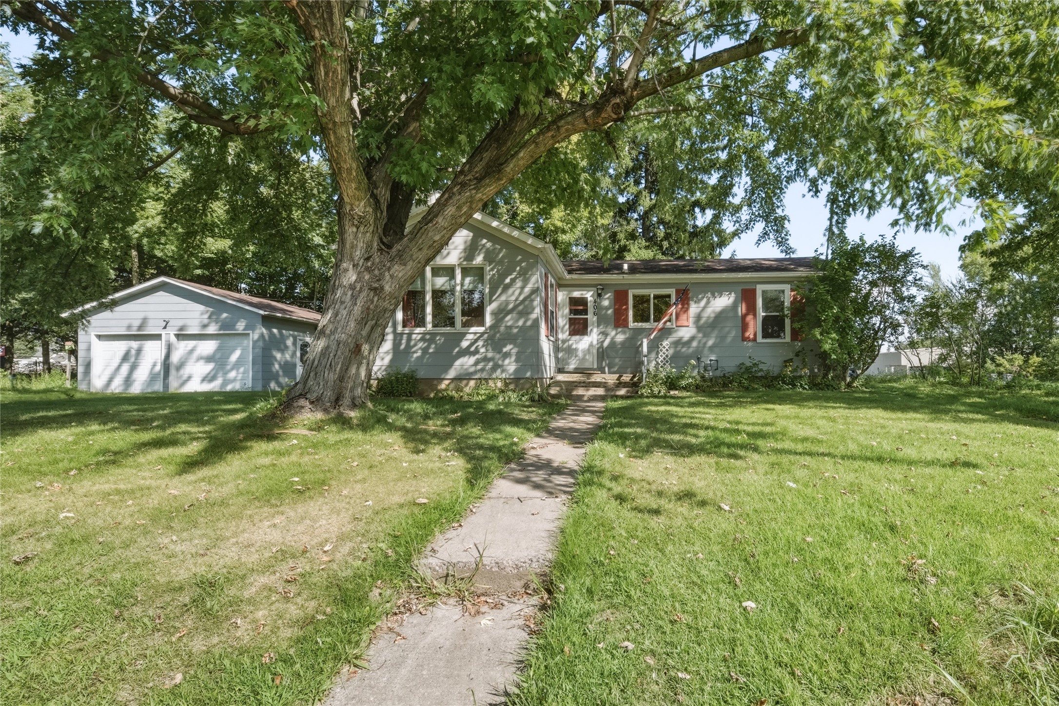 406 E Birch Street Property Photo 1
