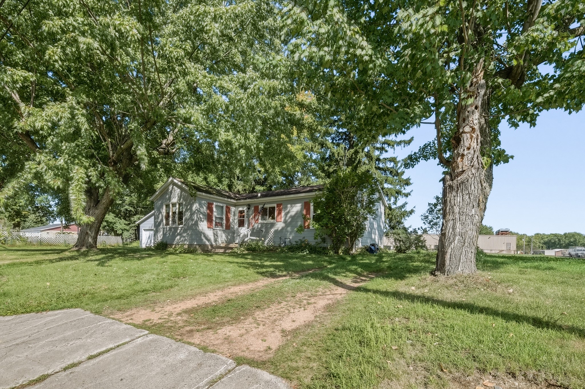 406 E Birch Street Property Photo 3