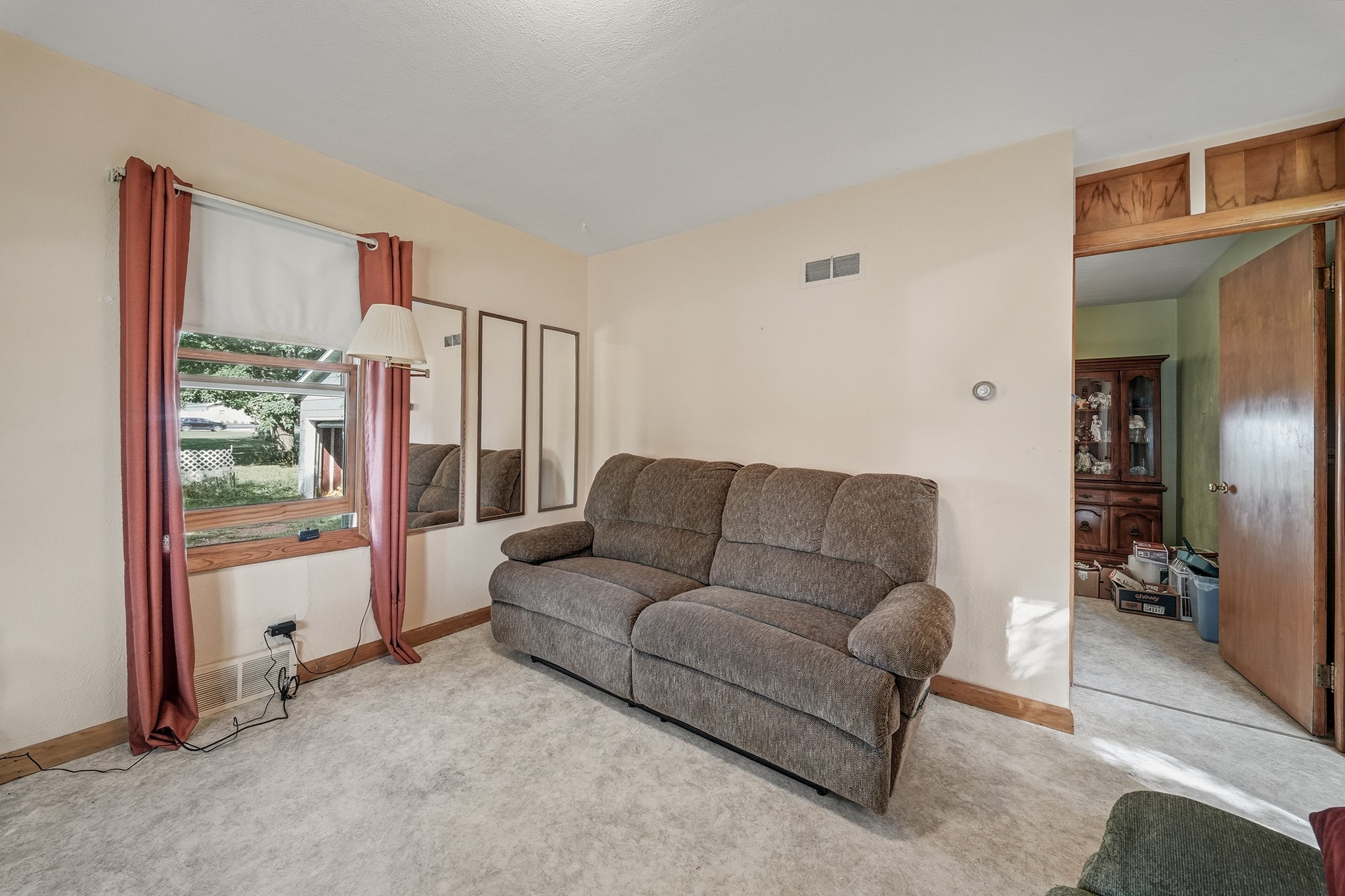 406 E Birch Street Property Photo 5