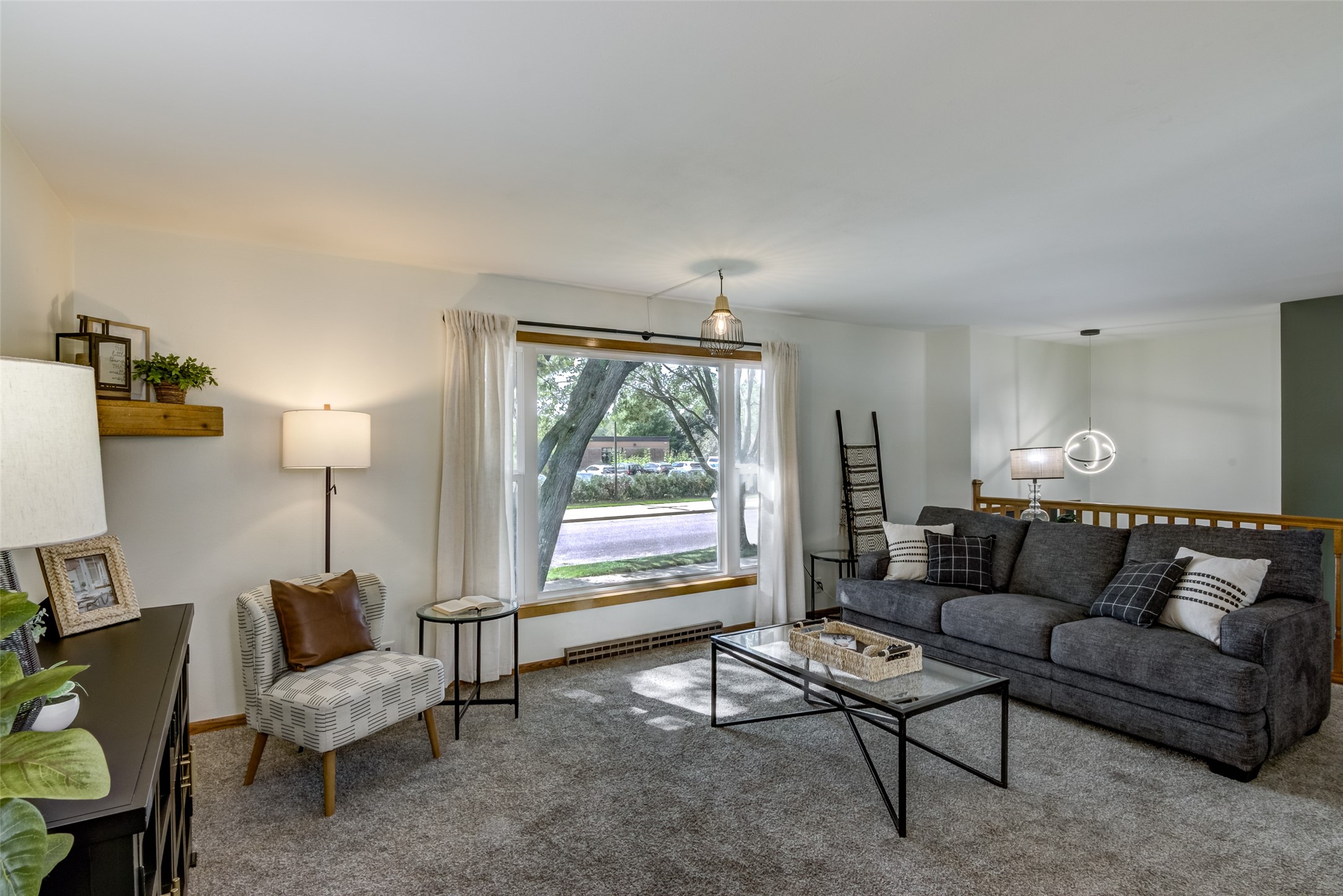 2915 Eisenhower Street Property Photo 2