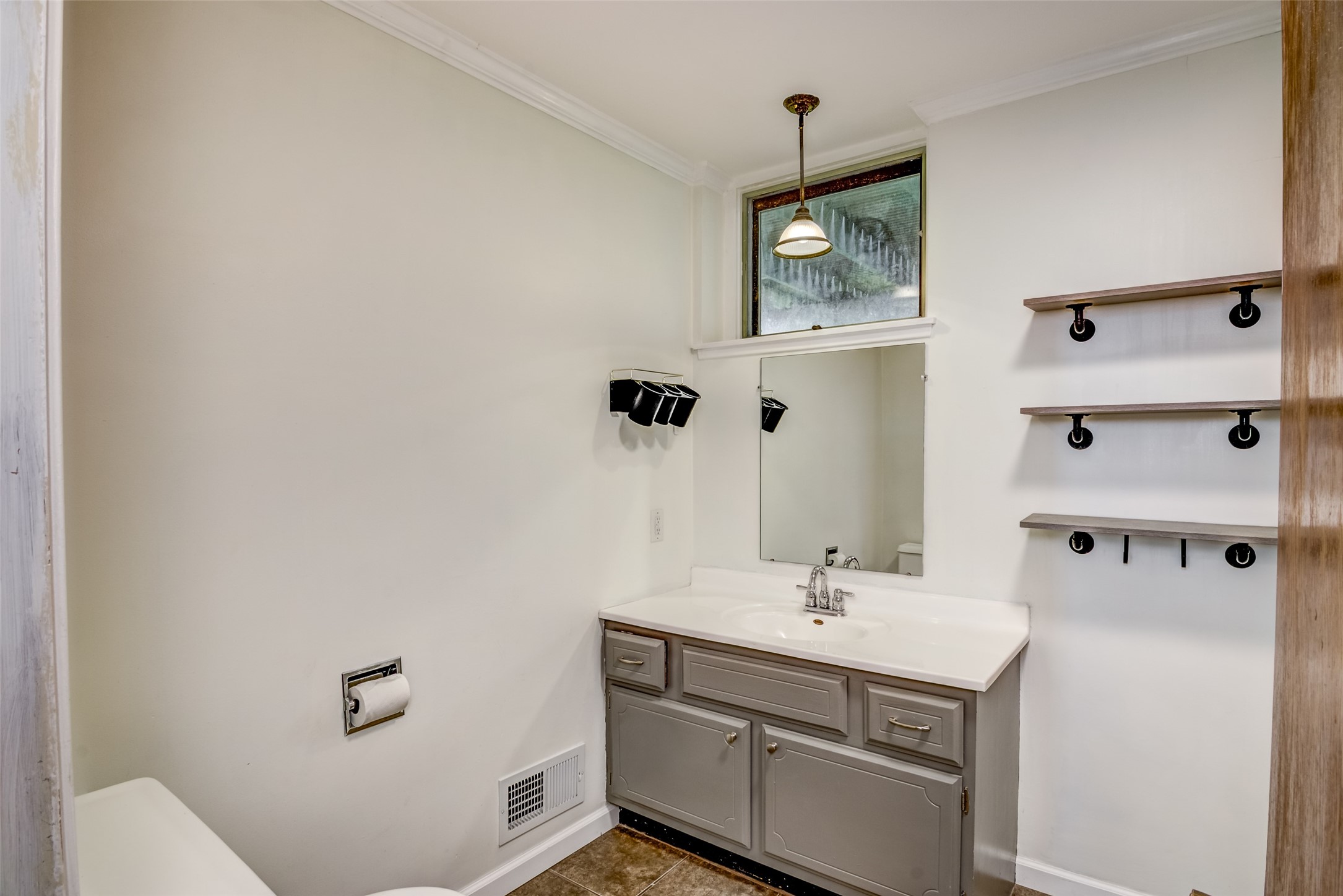 2915 Eisenhower Street Property Photo 22