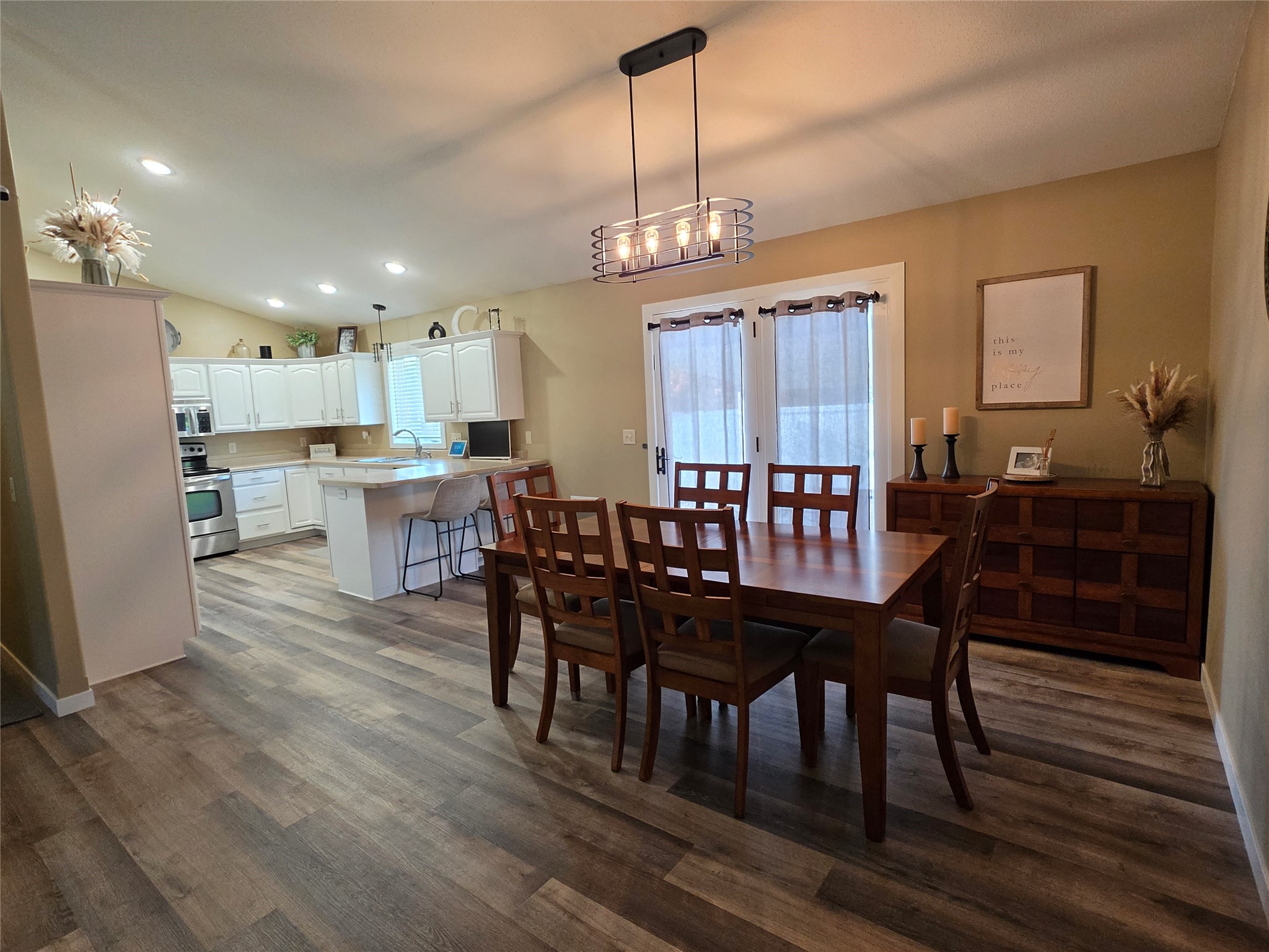 4508 Springfield Drive Property Photo 4
