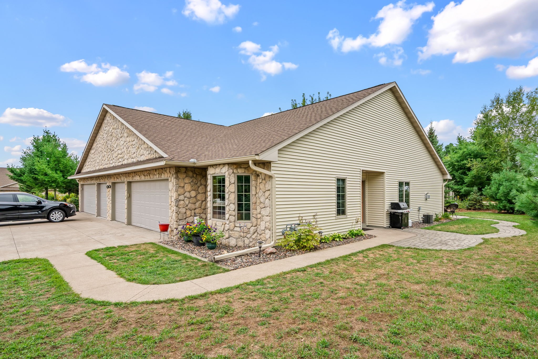 110 Stariha Court Property Photo 2