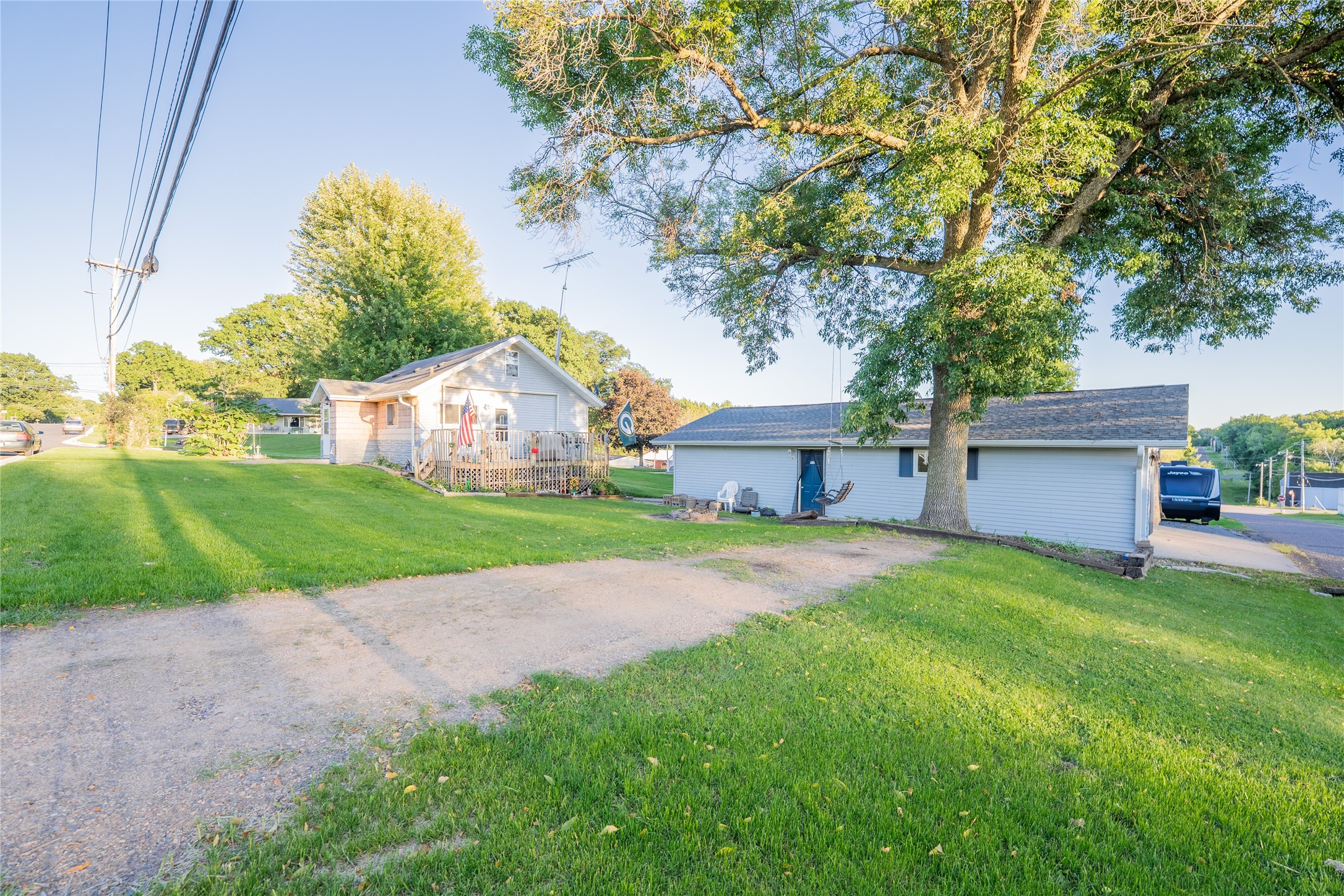 423 Bates Street Property Photo 6