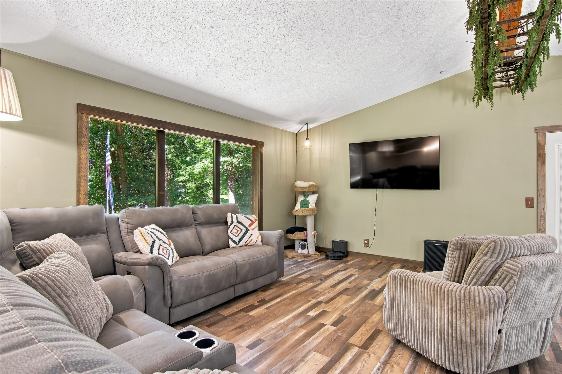 351 Pavelski Road Property Photo 4