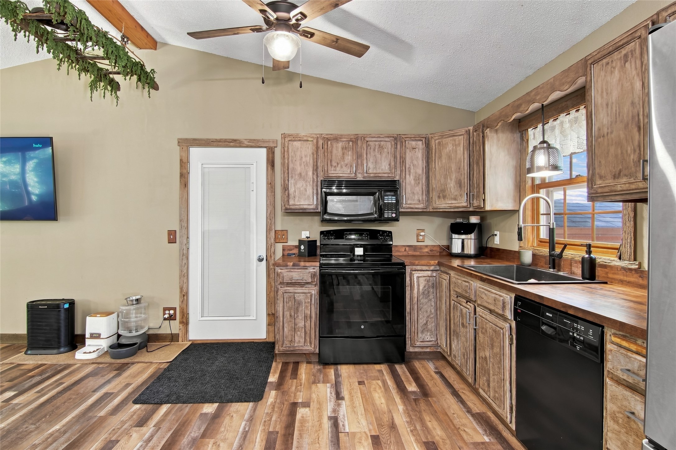 351 Pavelski Road Property Photo 6