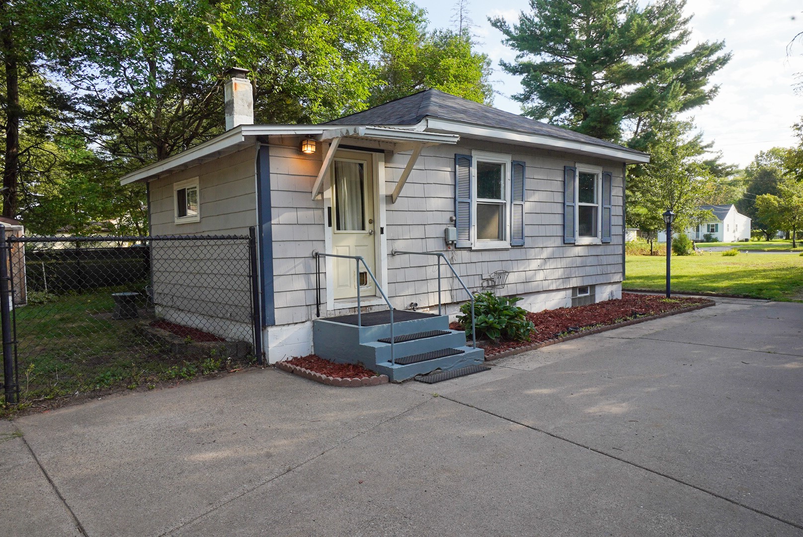 3128 Starr Avenue Property Photo 2