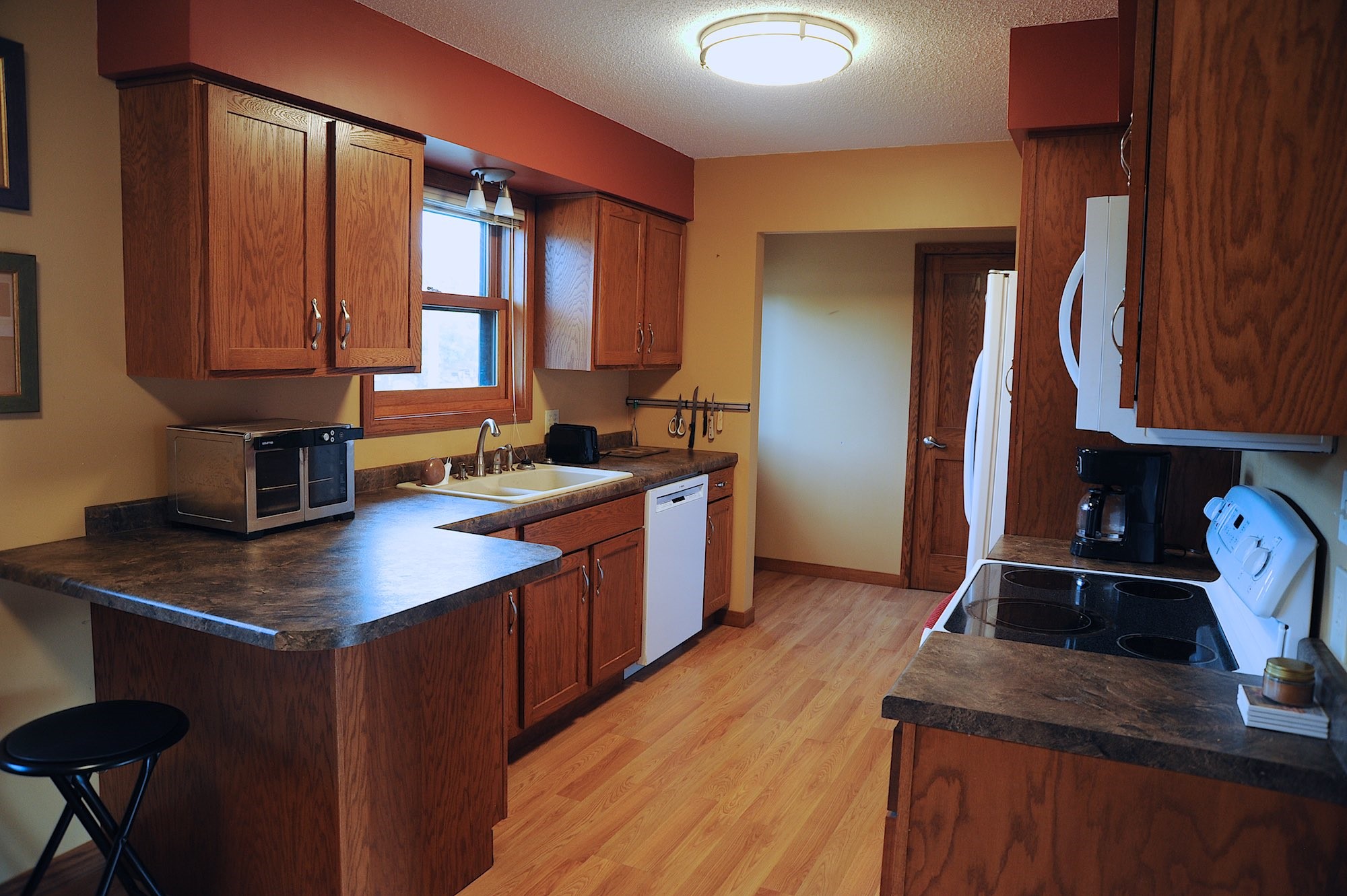 10218 Towne View Road Property Photo 4