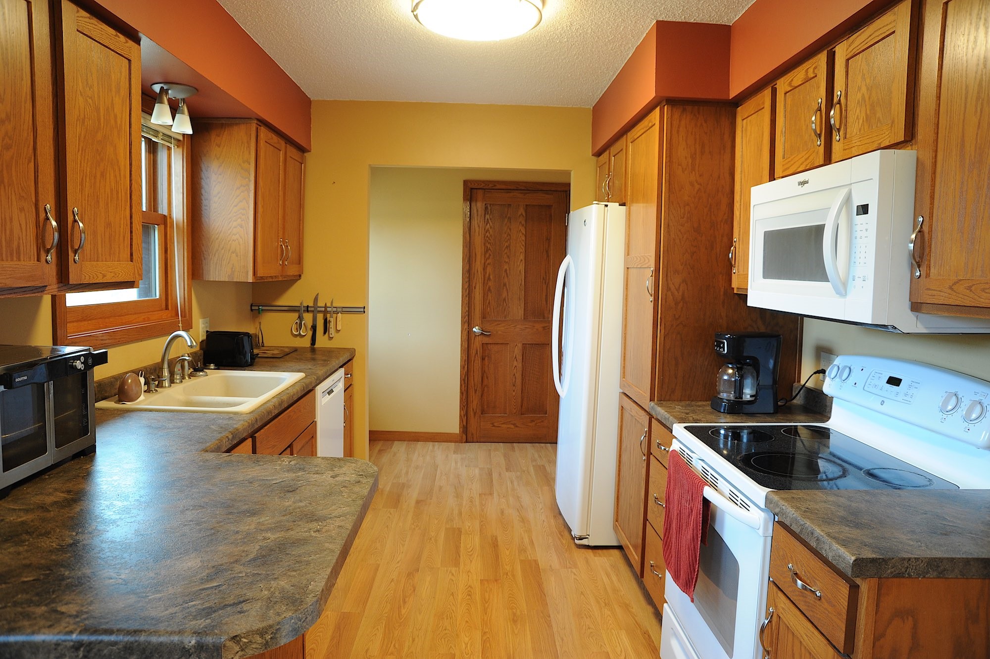 10218 Towne View Road Property Photo 7