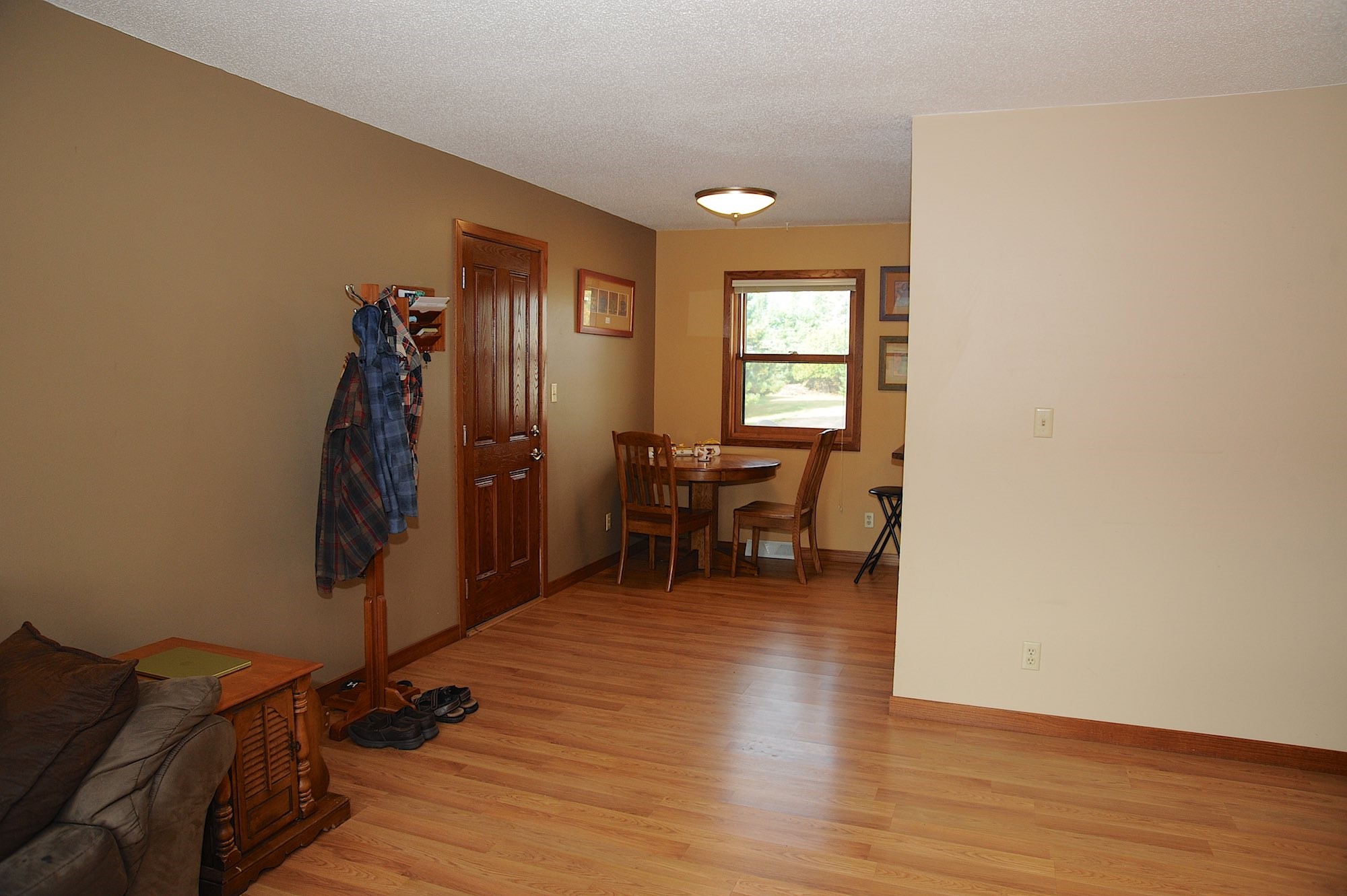 10218 Towne View Road Property Photo 8