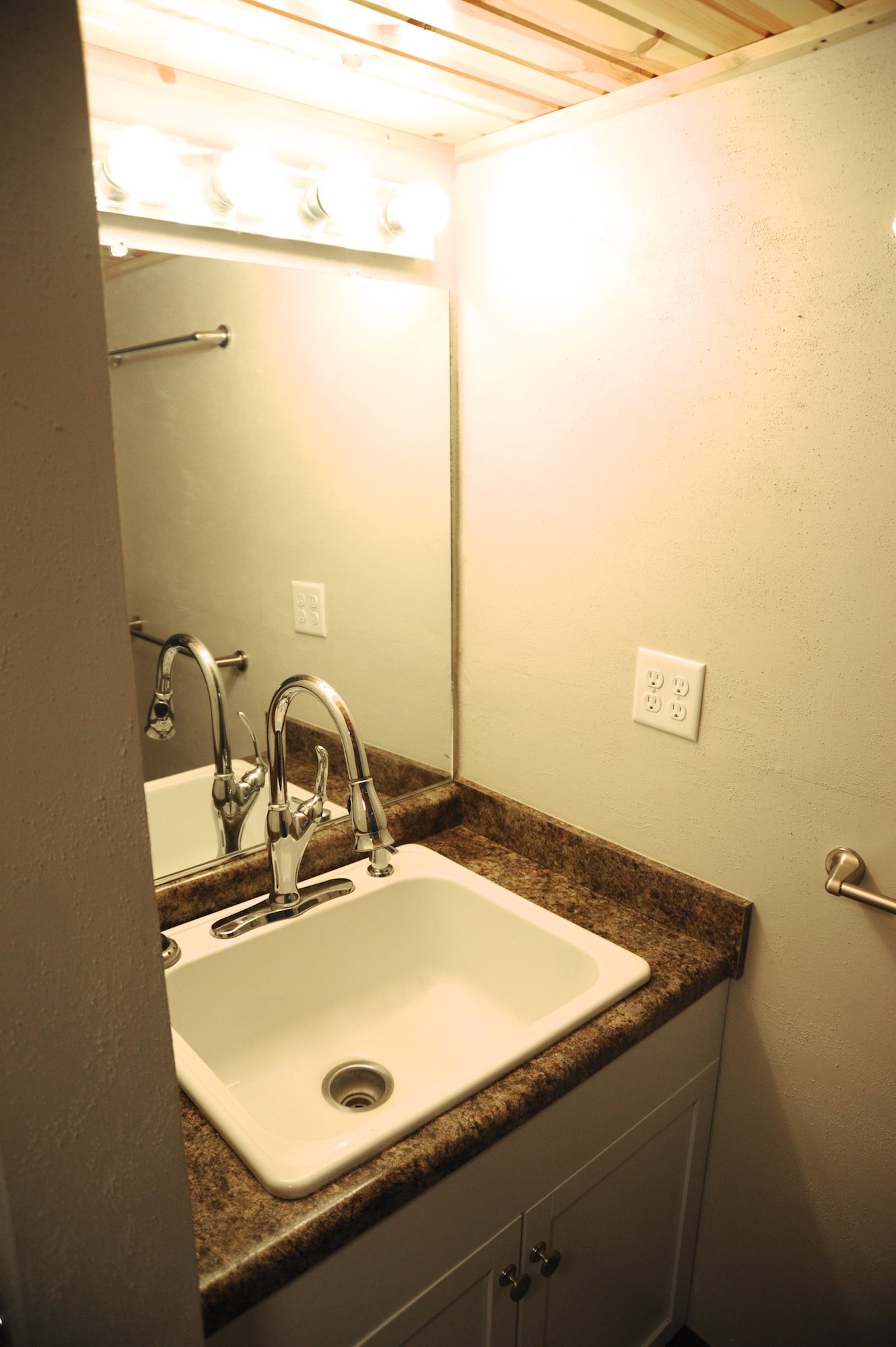 10218 Towne View Road Property Photo 18