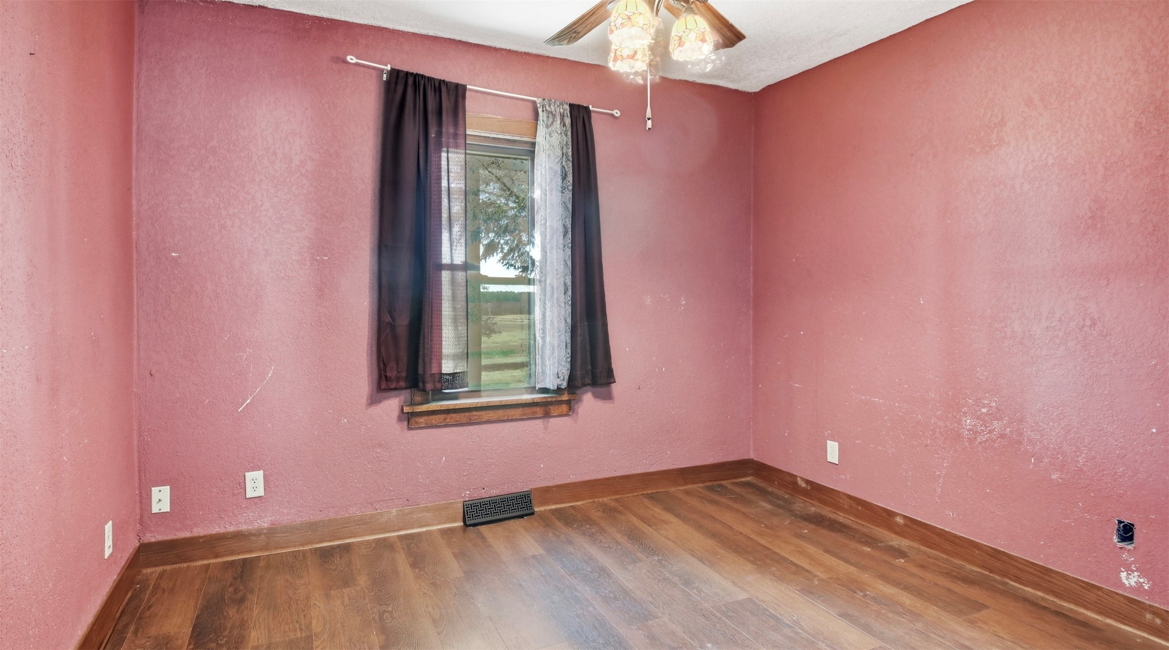2827 24th Avenue Property Photo 20