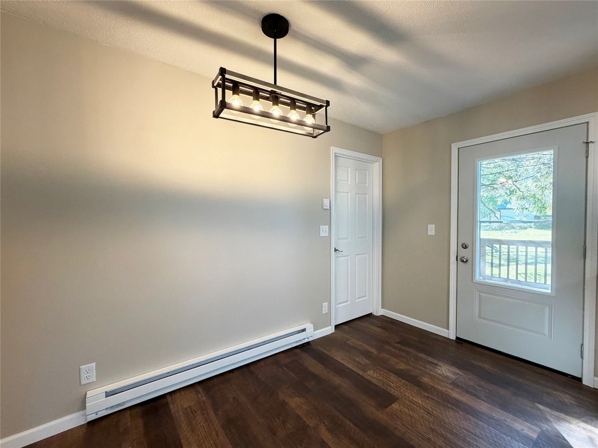 512 E Bracklin Street Property Photo 7