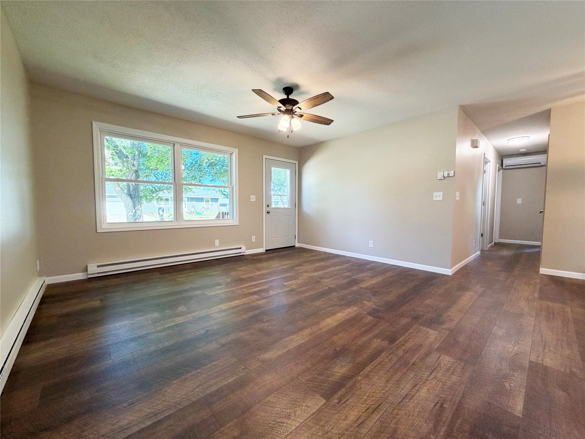 512 E Bracklin Street Property Photo 9