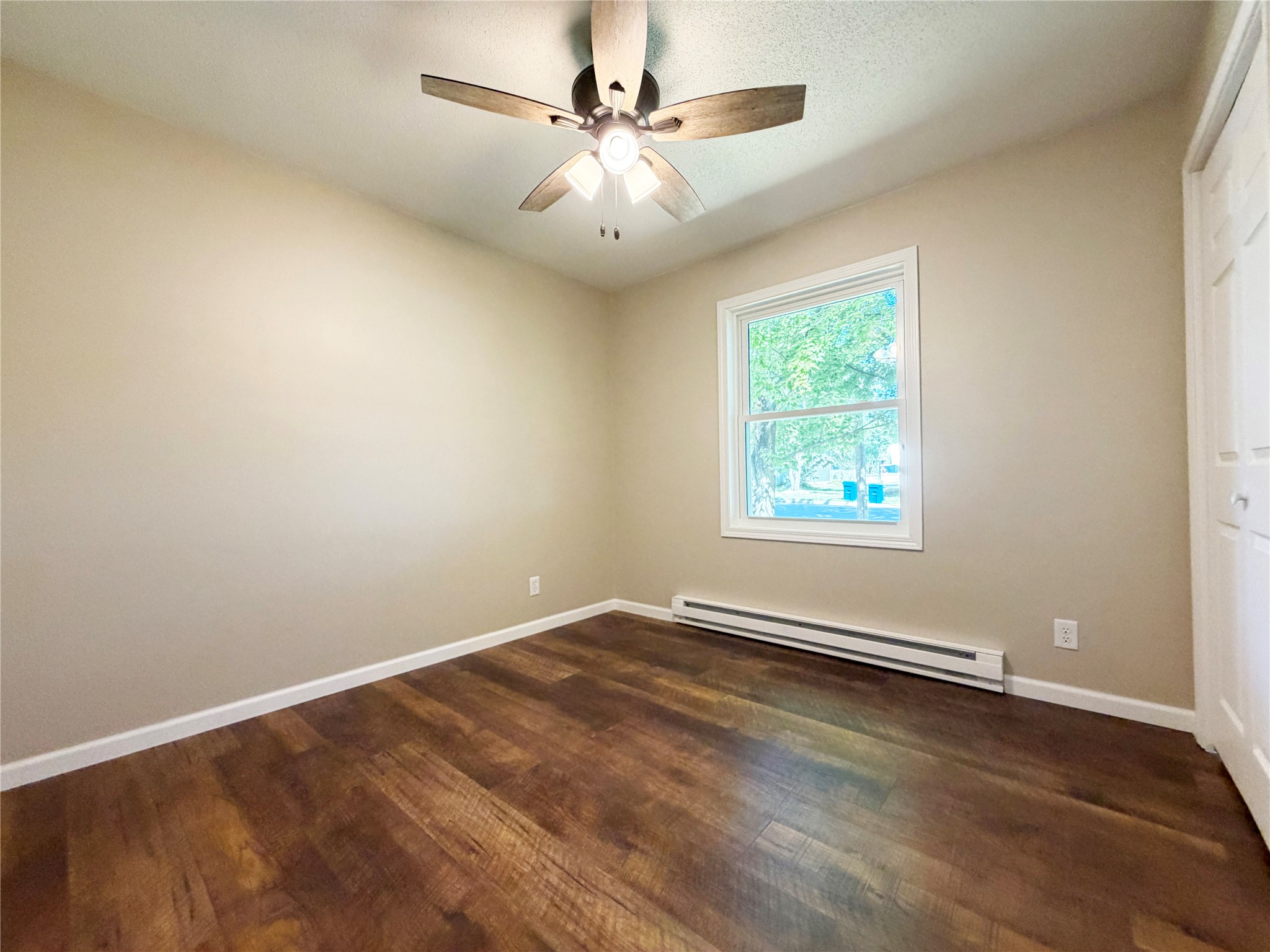 512 E Bracklin Street Property Photo 13