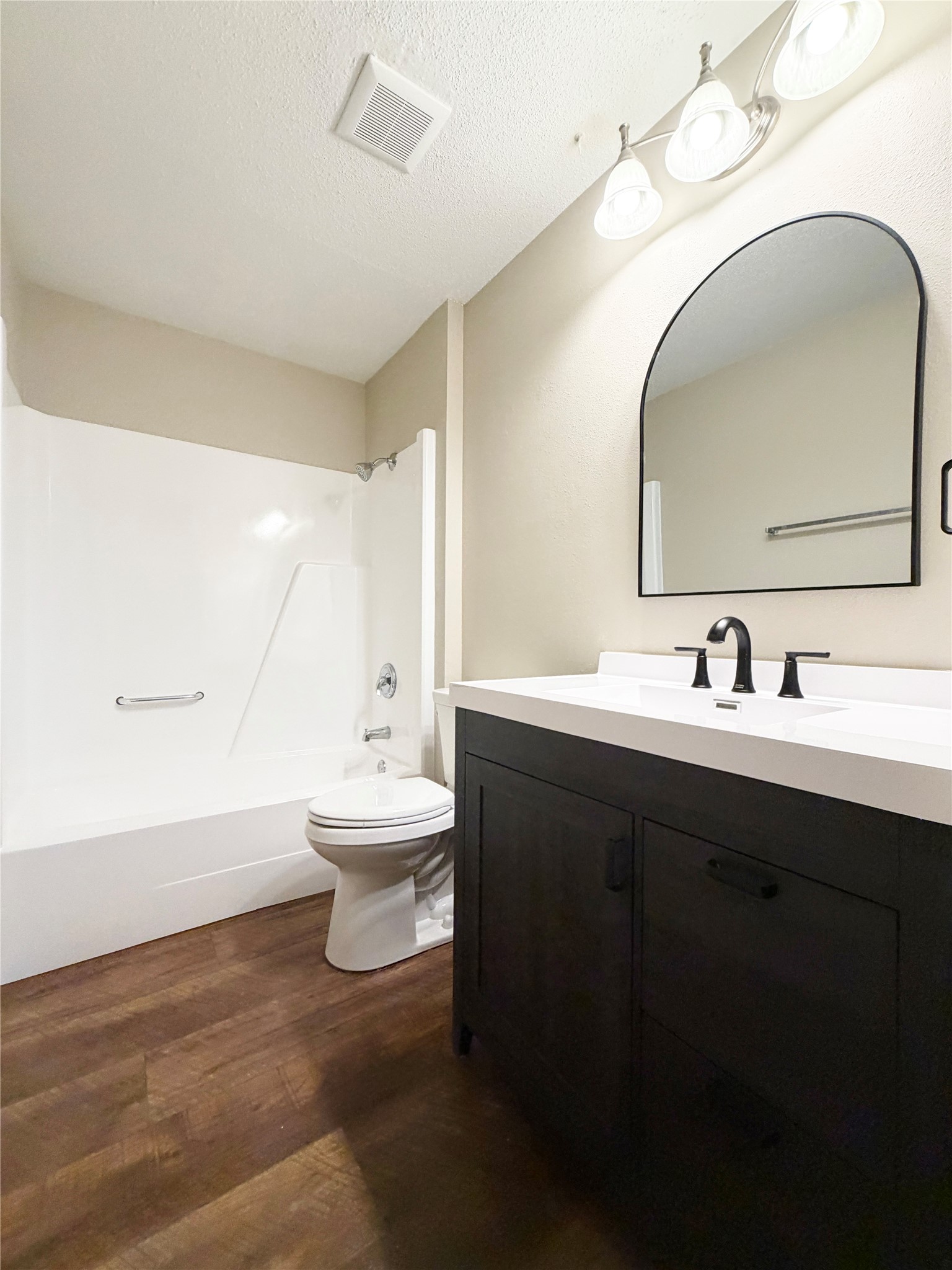 512 E Bracklin Street Property Photo 20