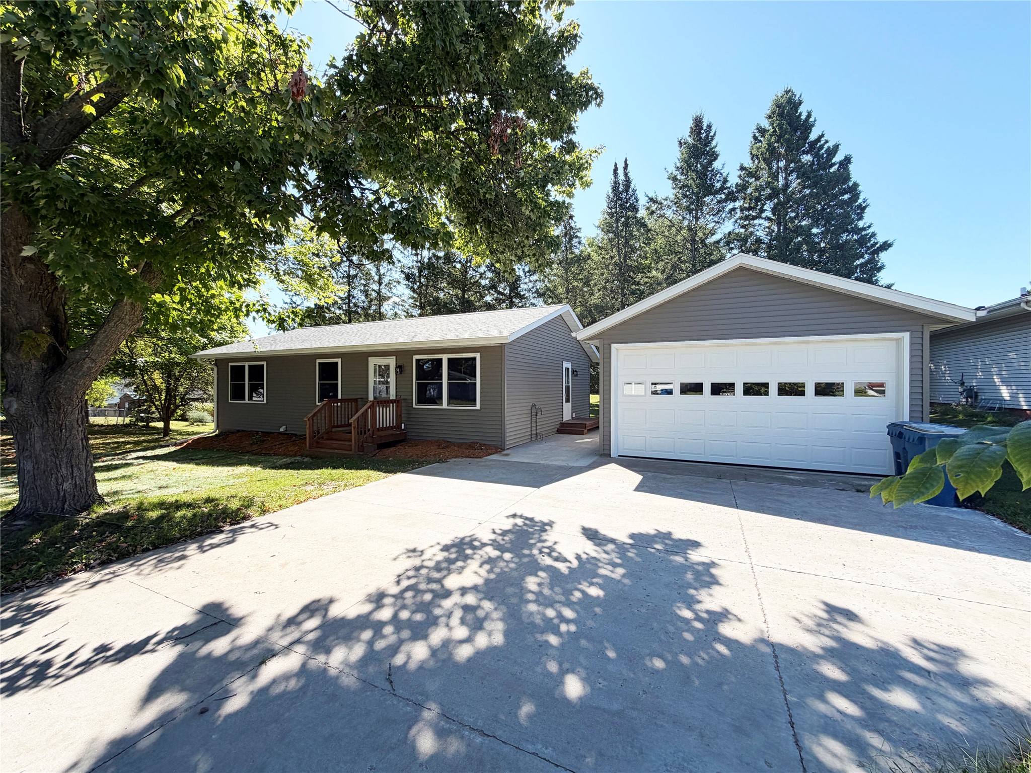 512 E Bracklin Street Property Photo 29