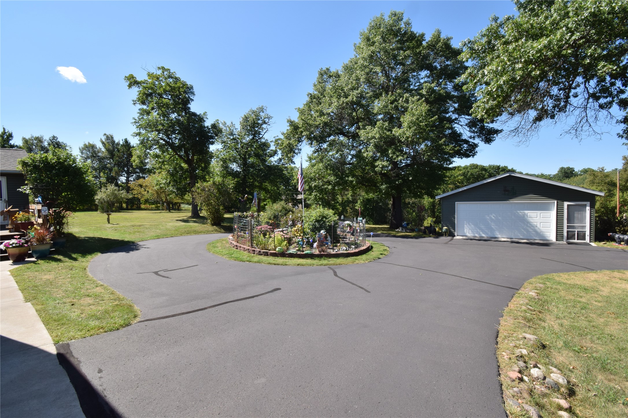28296 French Road Property Photo 4