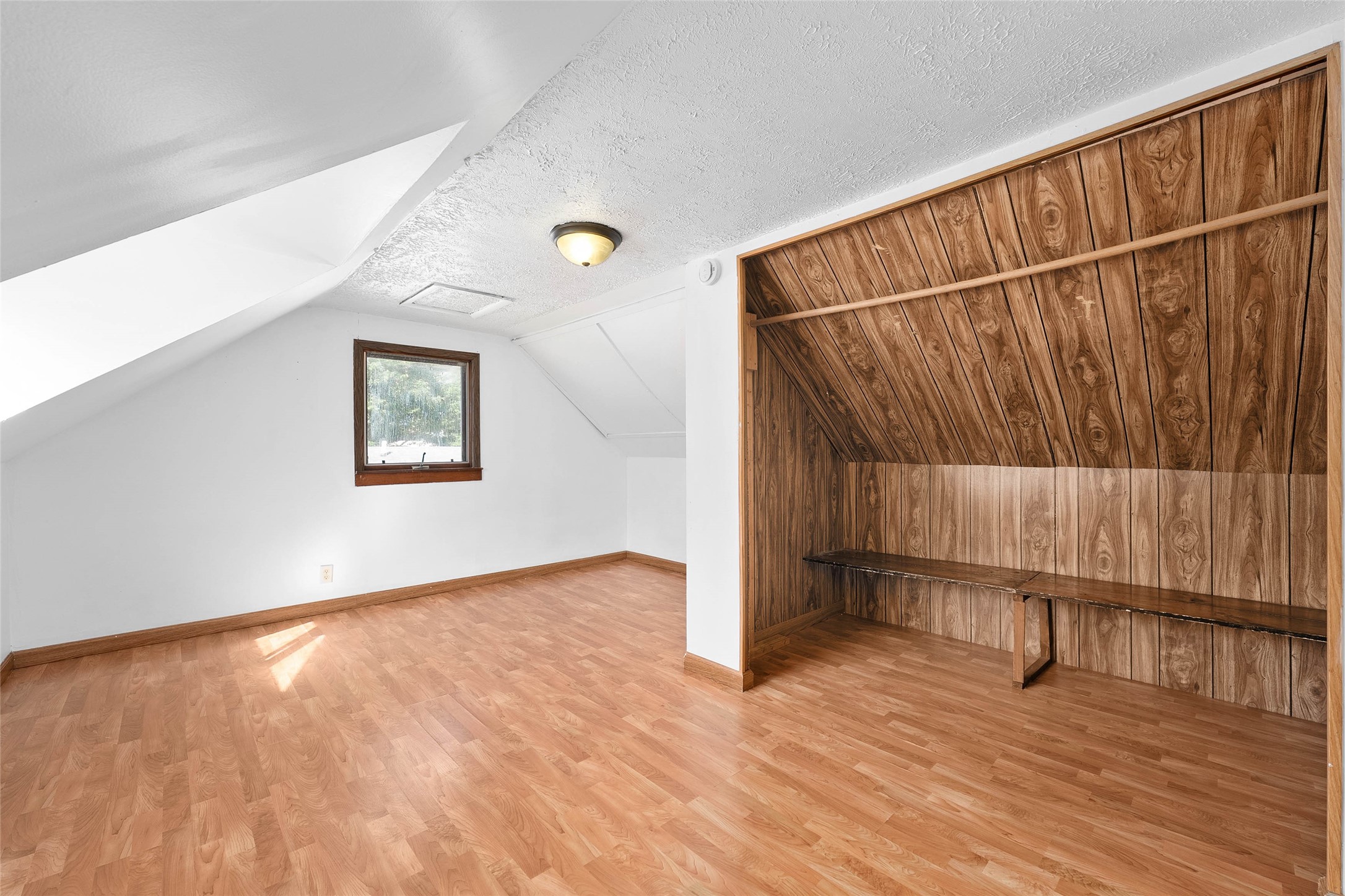 321 E 2nd Avenue Property Photo 31