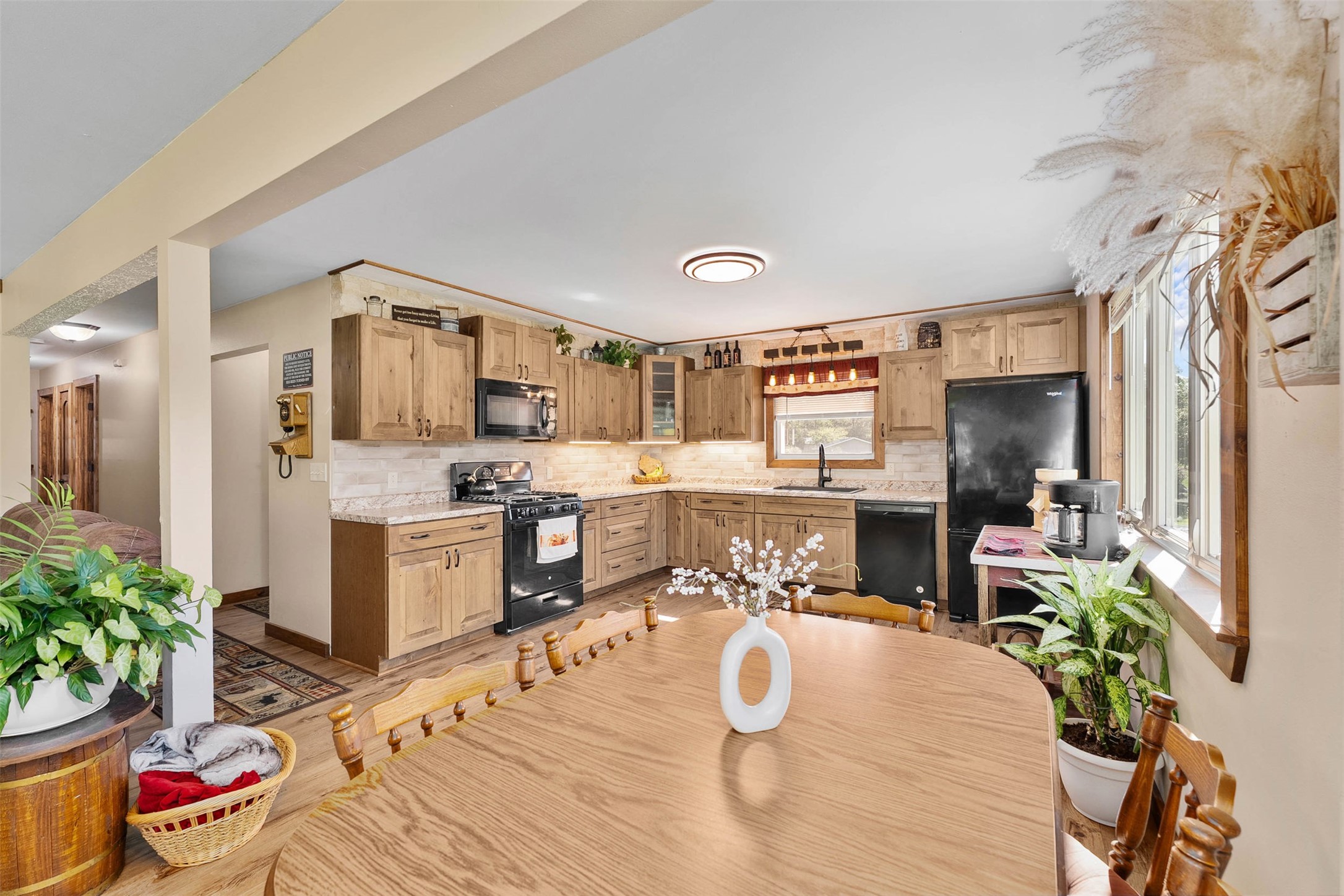 W8680 Perkinstown Avenue Property Photo 6