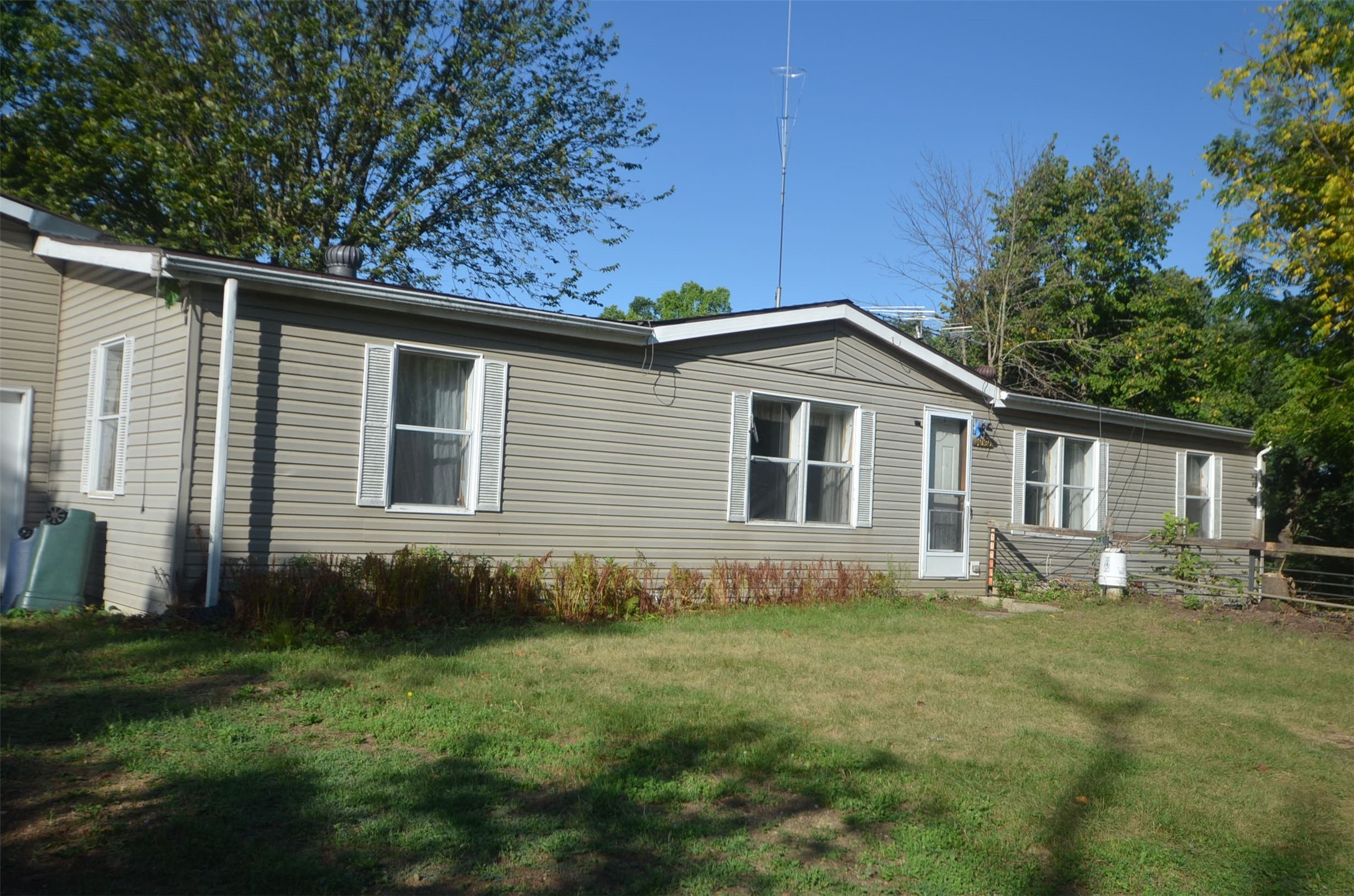 1090 N 375th Street Property Photo 2