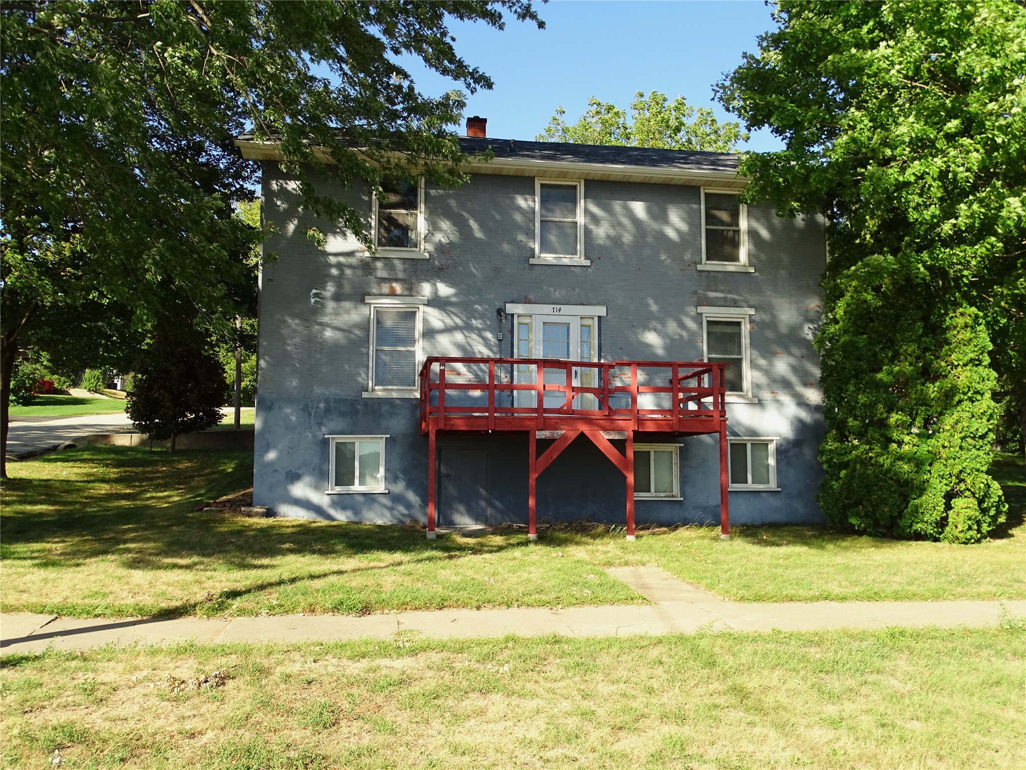 714 1st Street Property Photo 1
