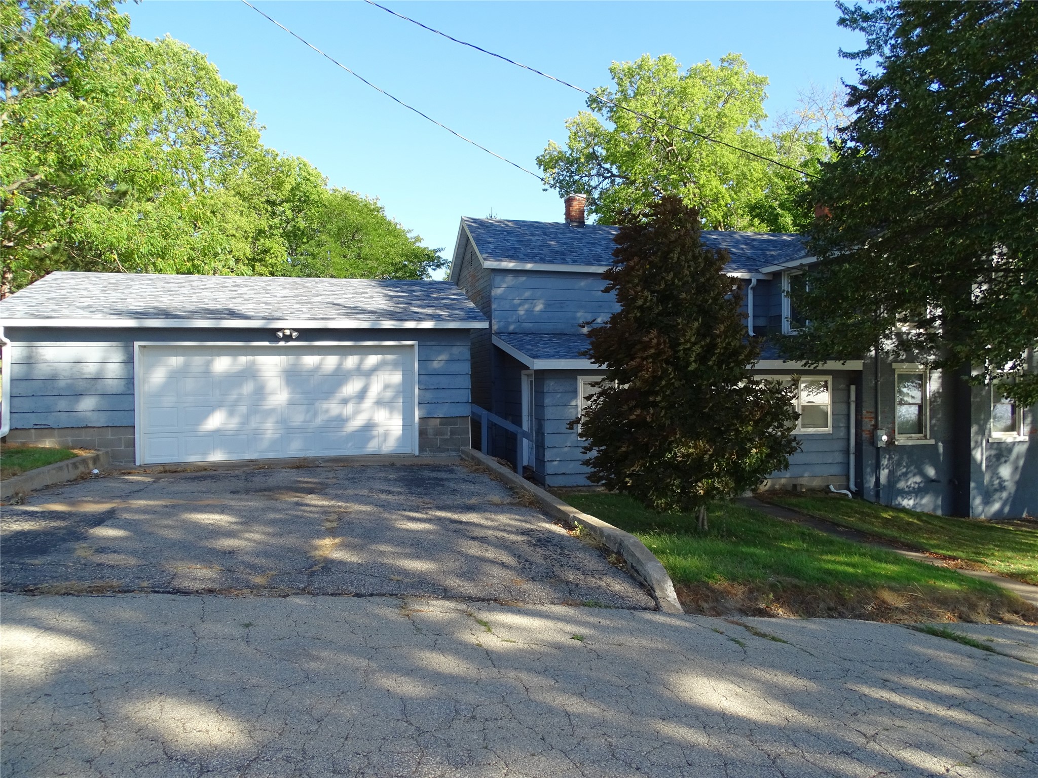 714 1st Street Property Photo 3
