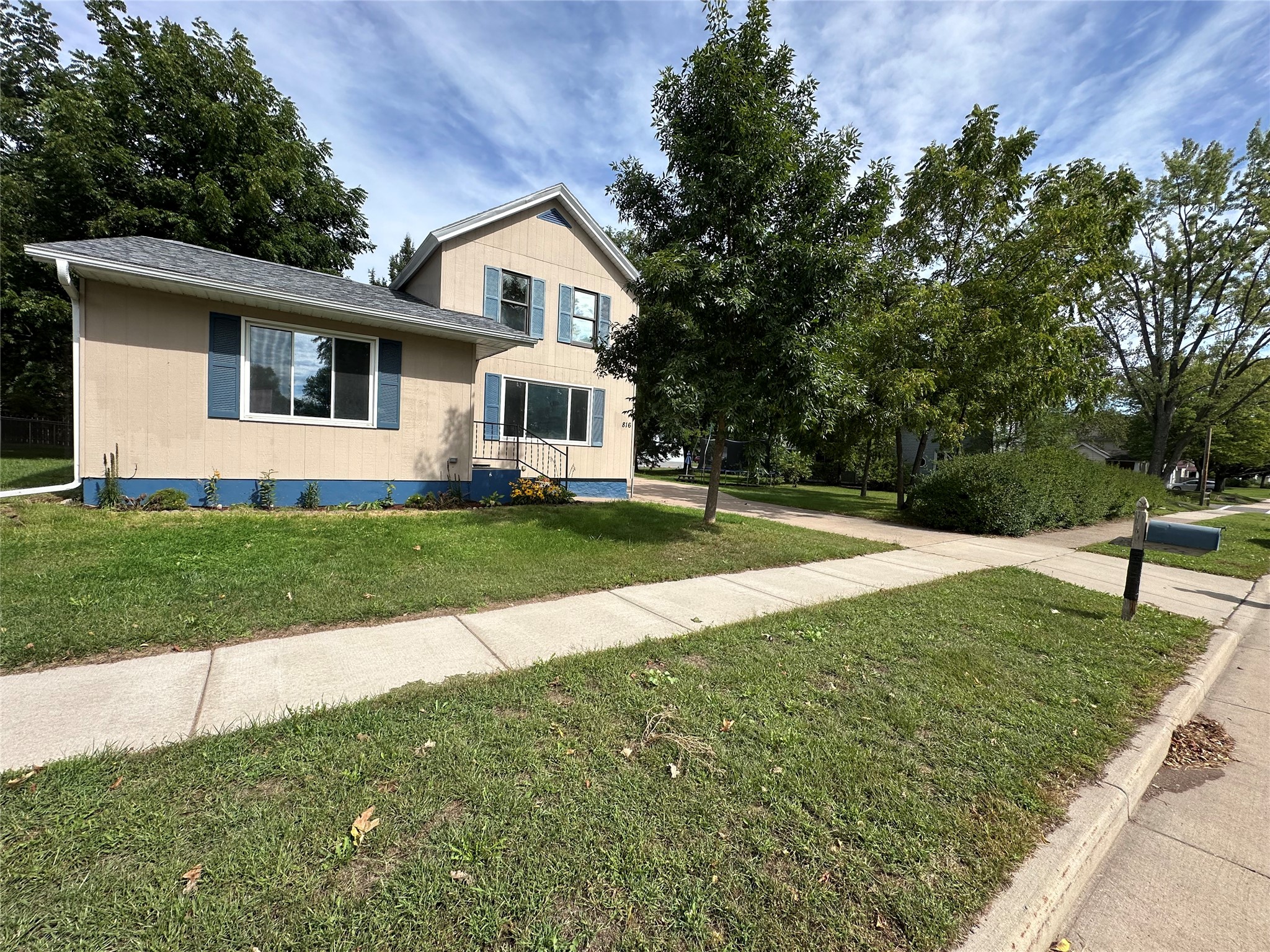 816 W Elm Street Property Photo 2