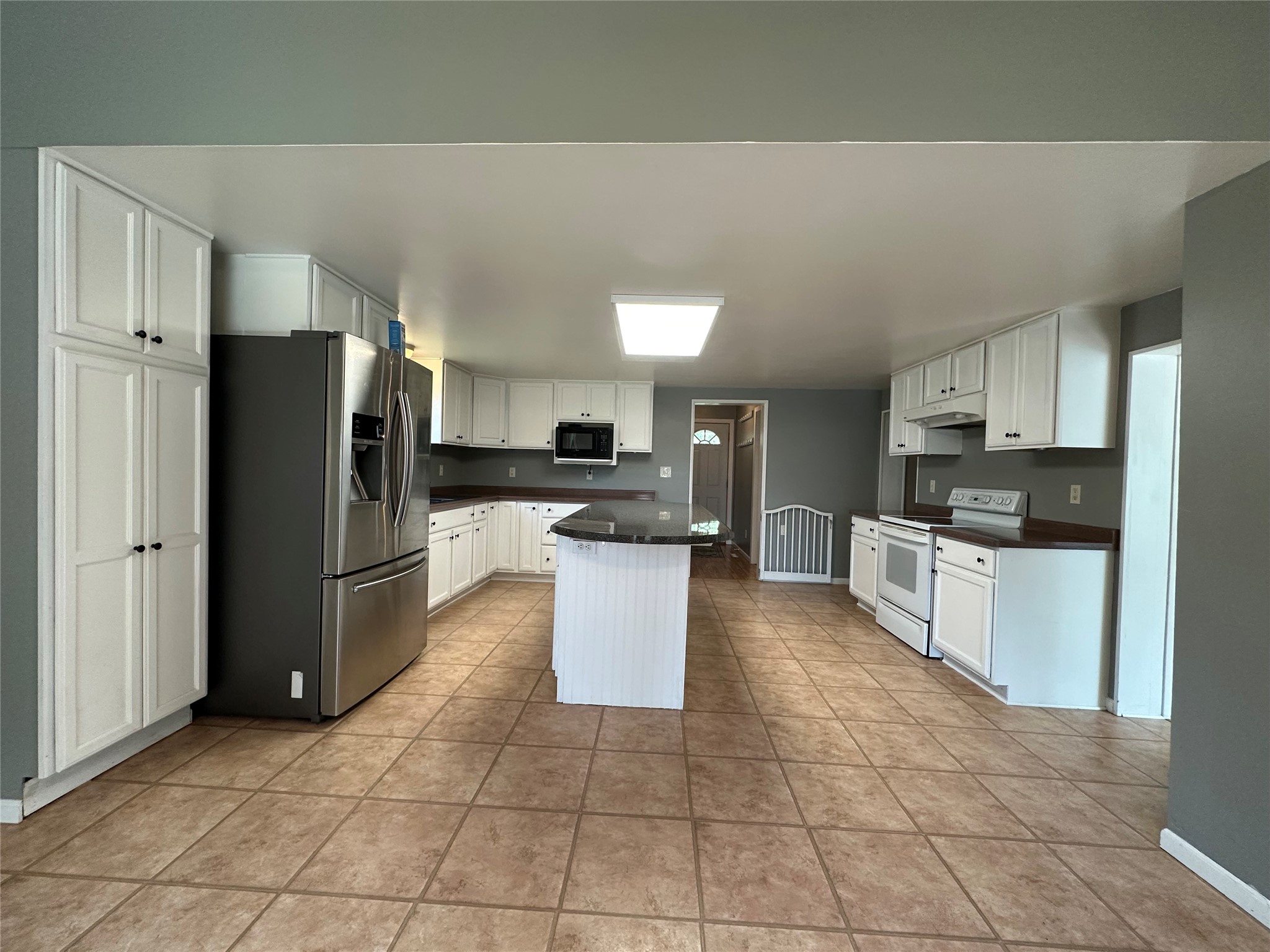816 W Elm Street Property Photo 5