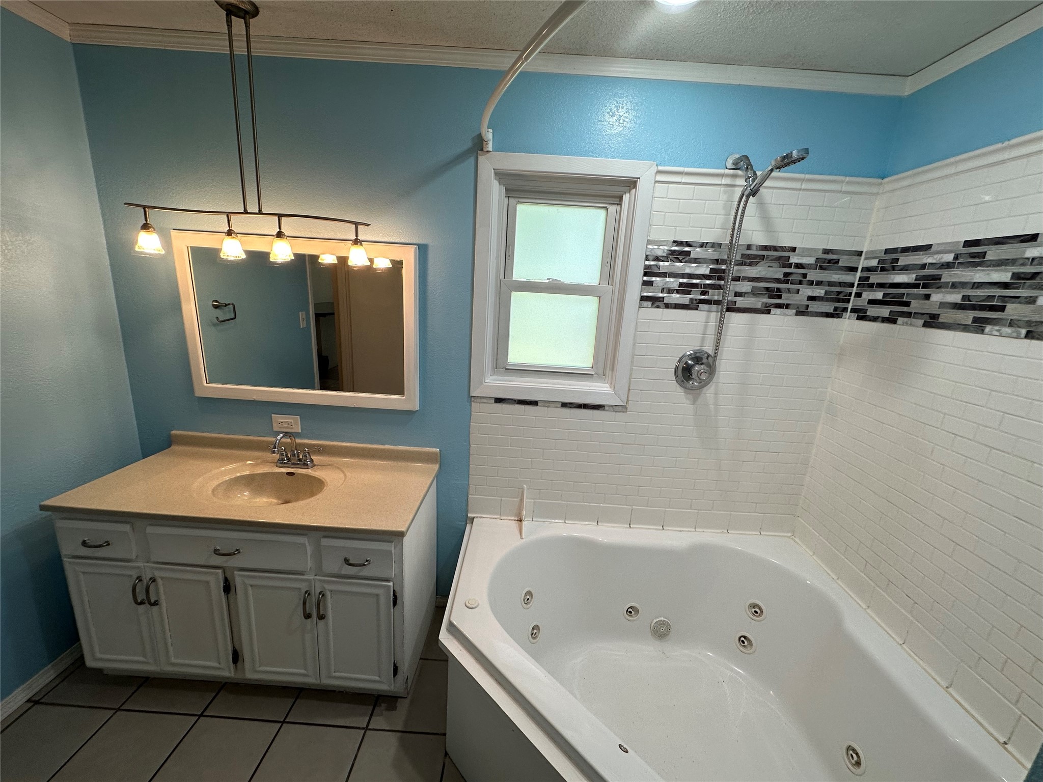 816 W Elm Street Property Photo 16
