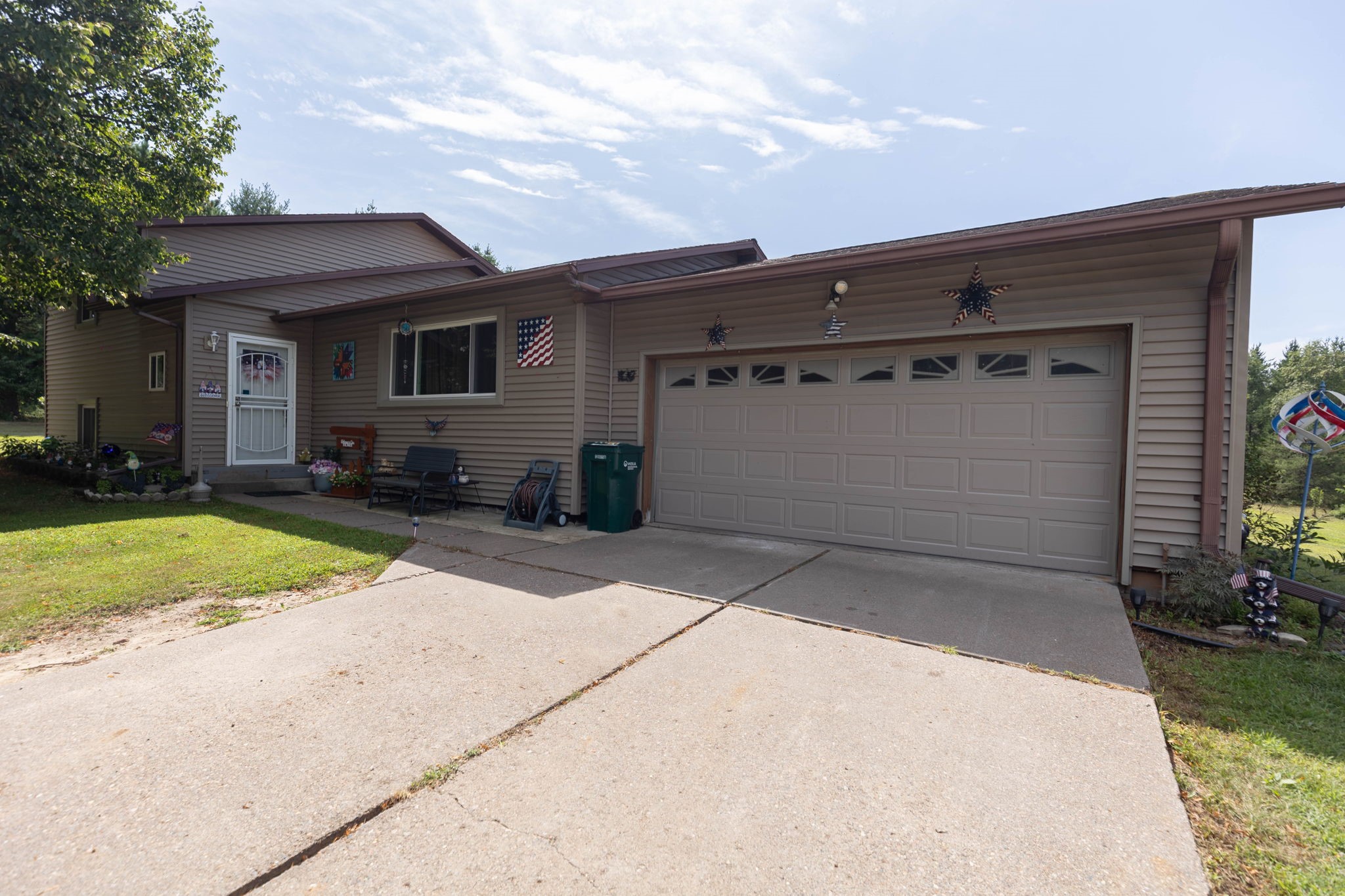 13617 W County Road C Property Photo 1