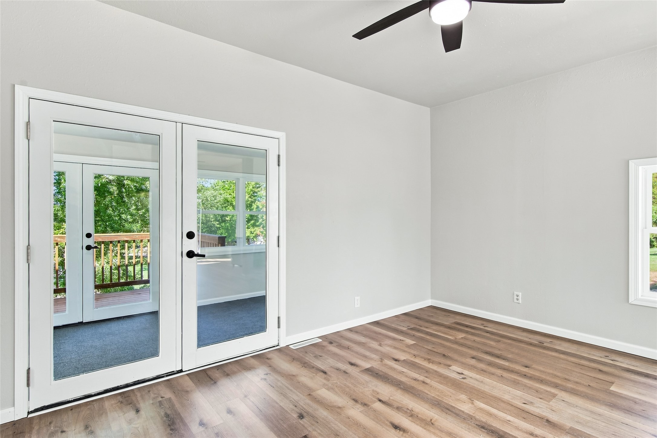 31 W Walnut Street Property Photo 3