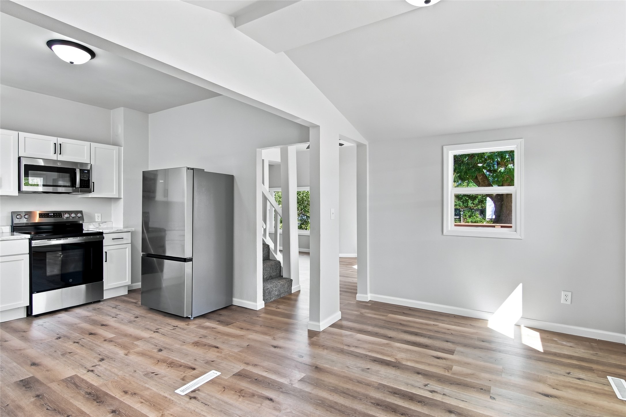31 W Walnut Street Property Photo 4