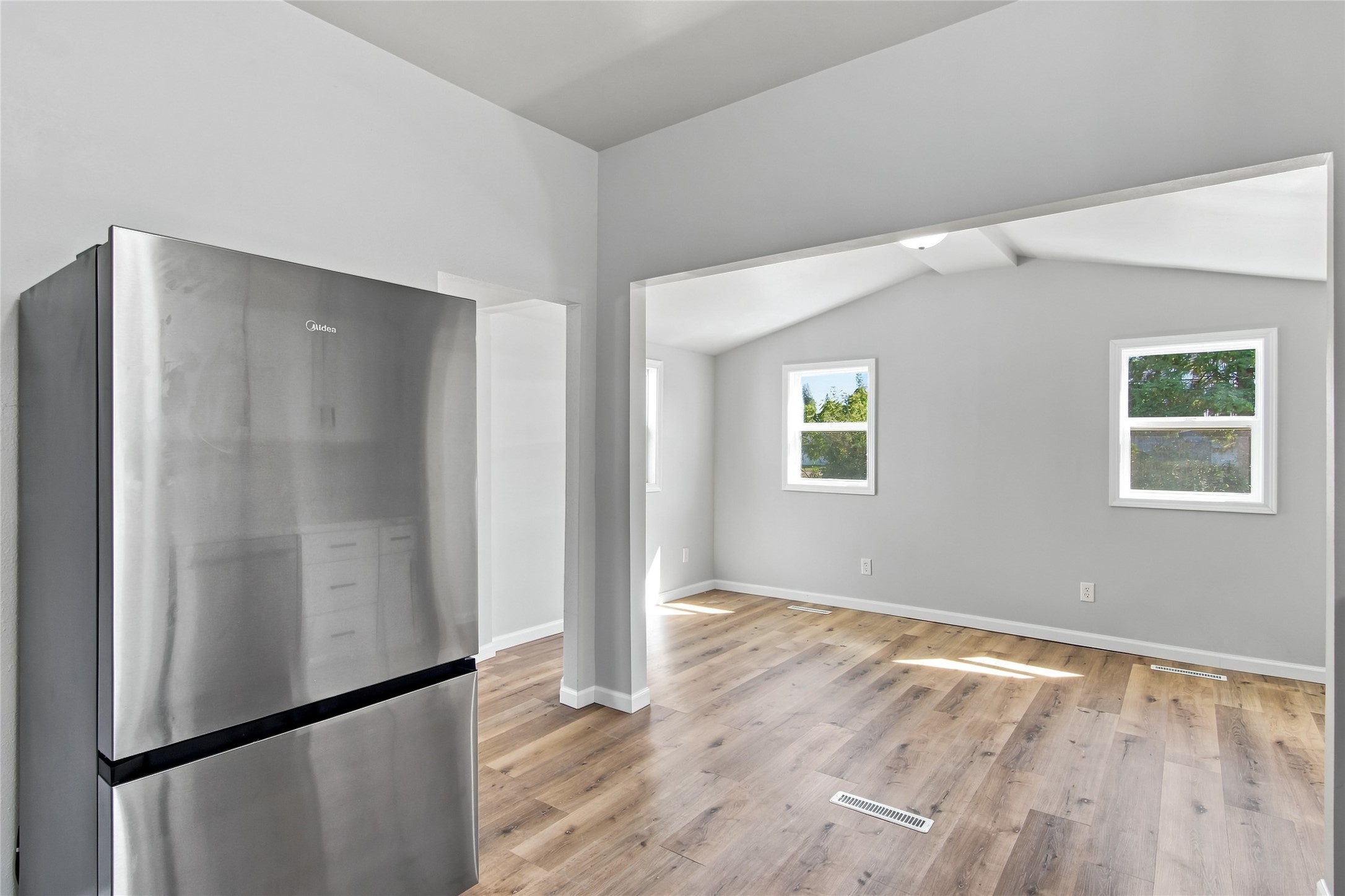 31 W Walnut Street Property Photo 7