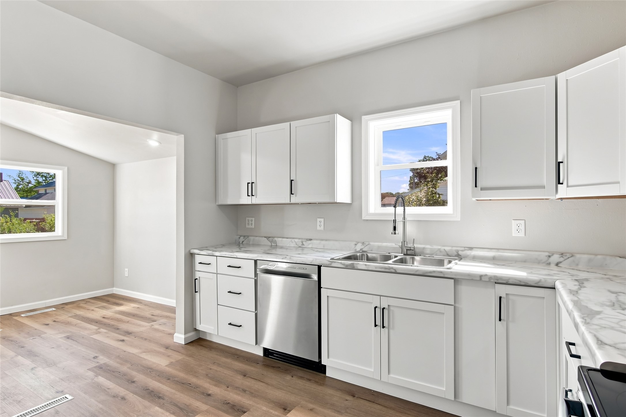 31 W Walnut Street Property Photo 8
