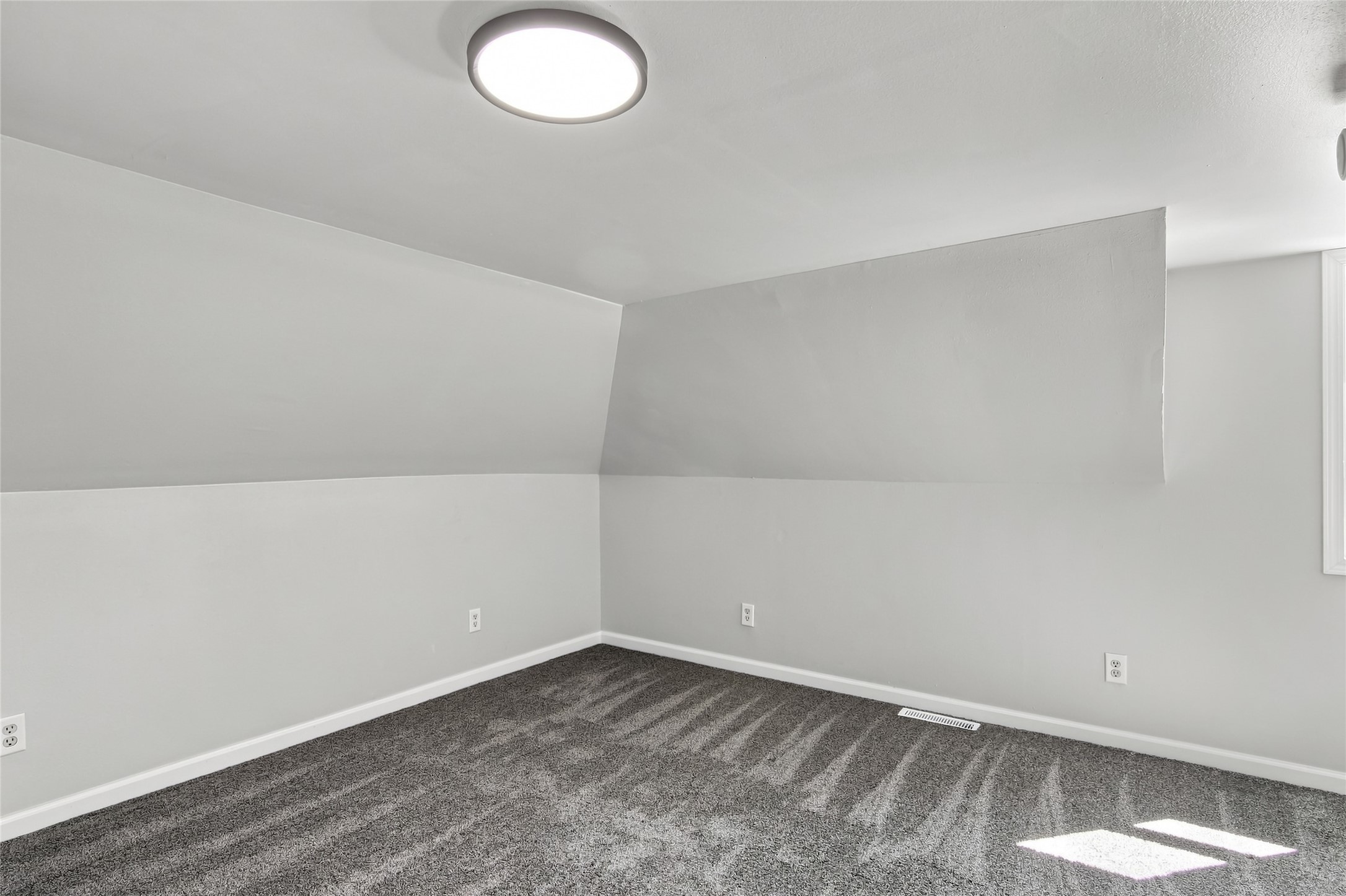 31 W Walnut Street Property Photo 16