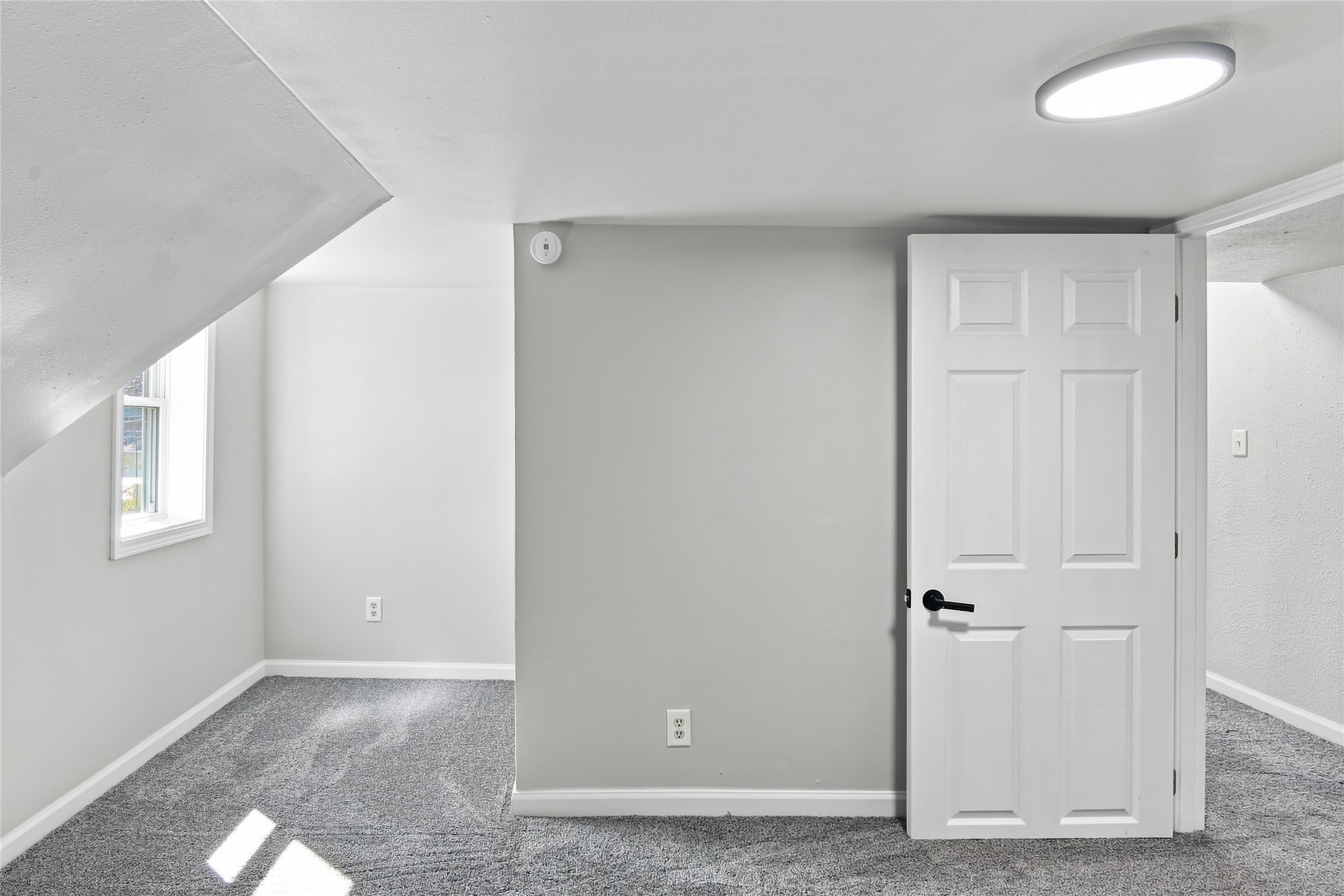 31 W Walnut Street Property Photo 17