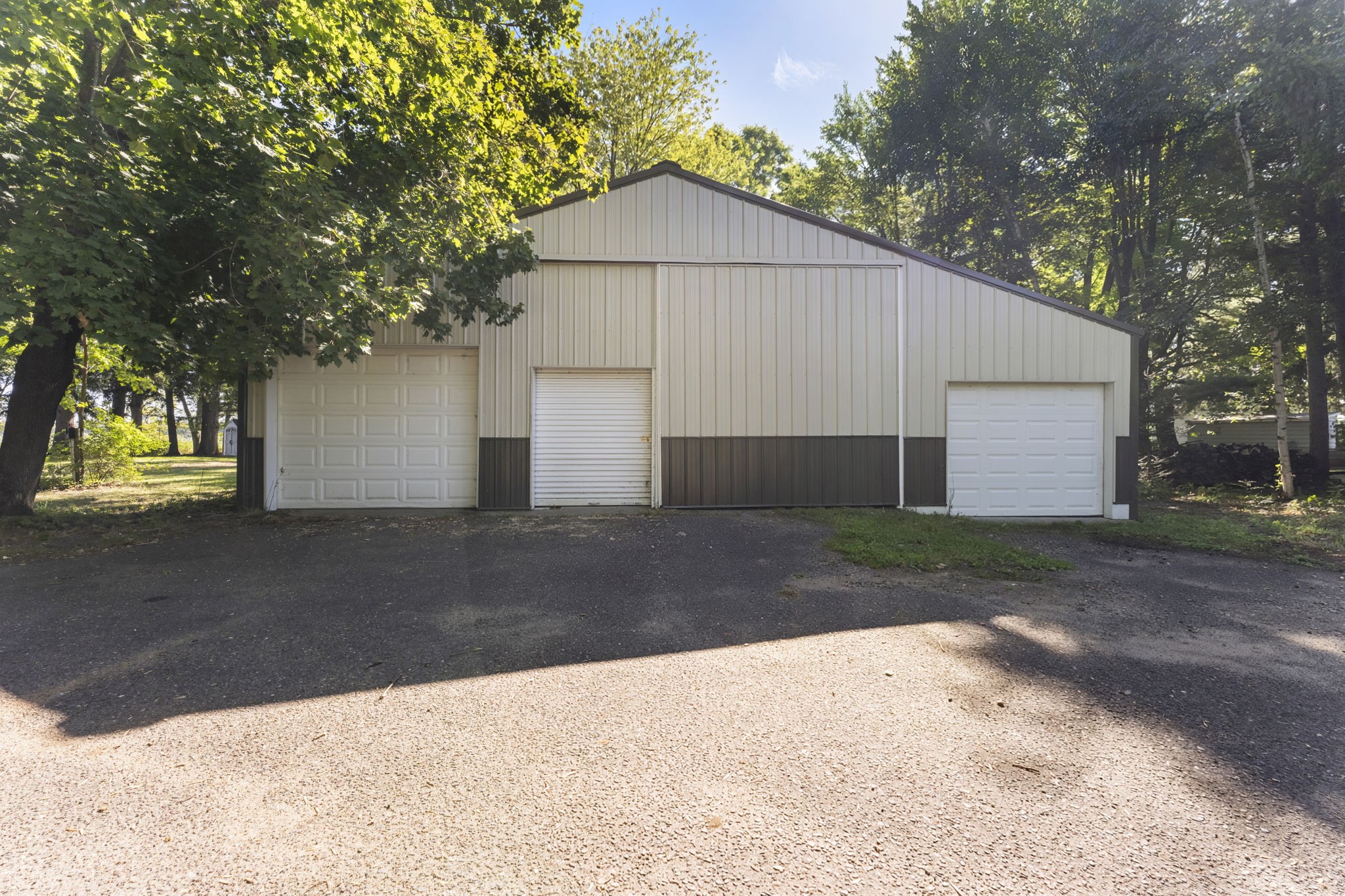 1605064 Property Photo 4