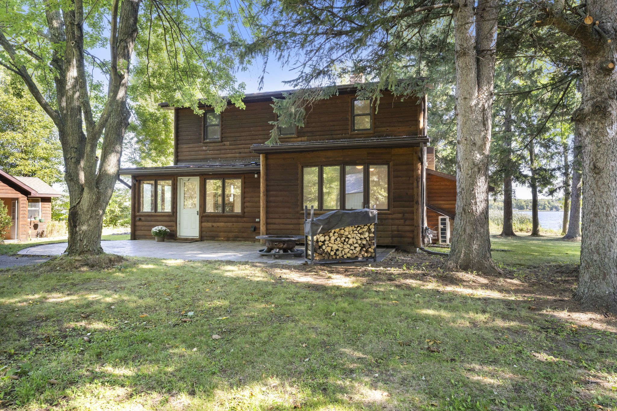 1605064 Property Photo 6