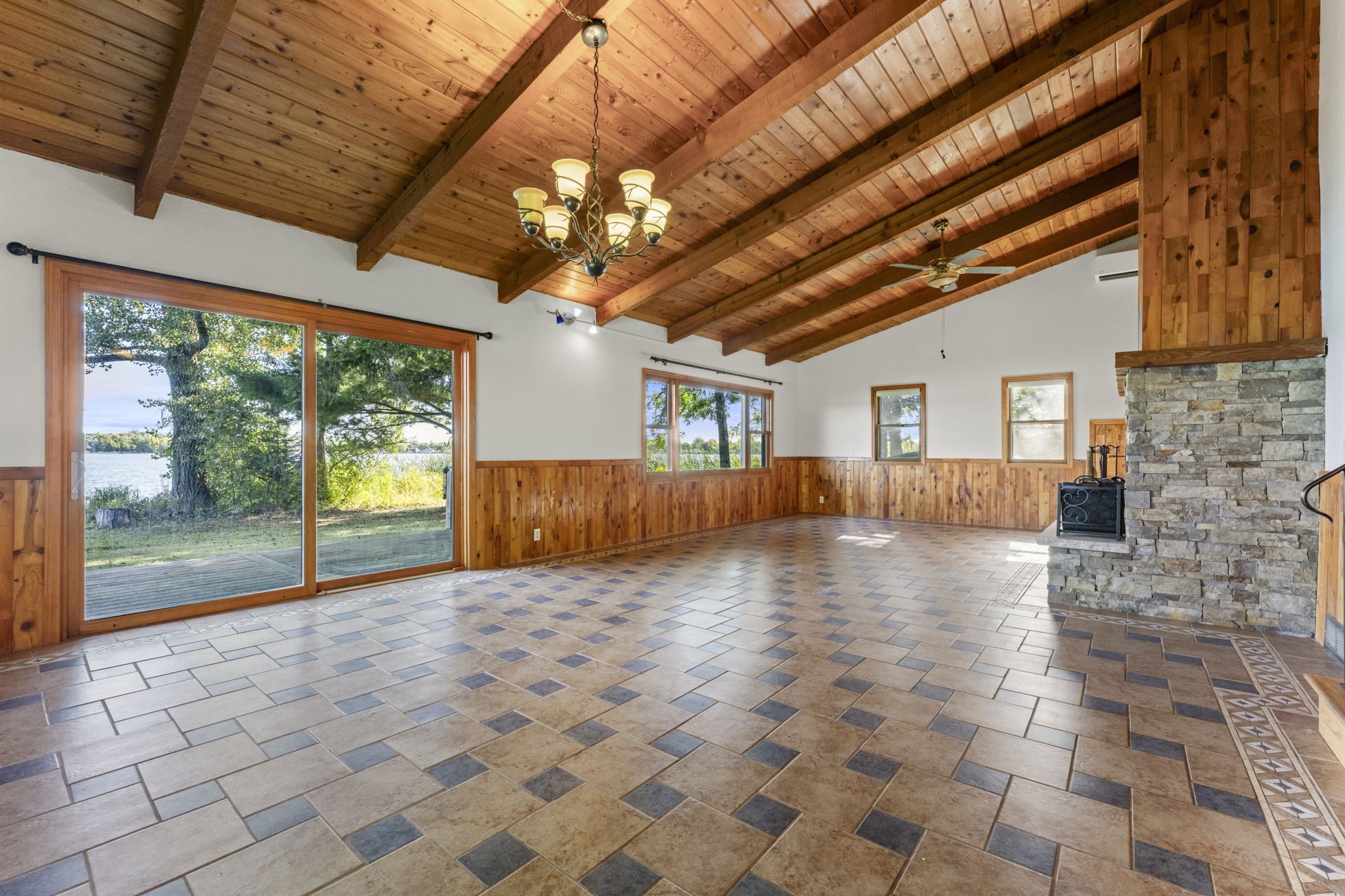 1605064 Property Photo 23